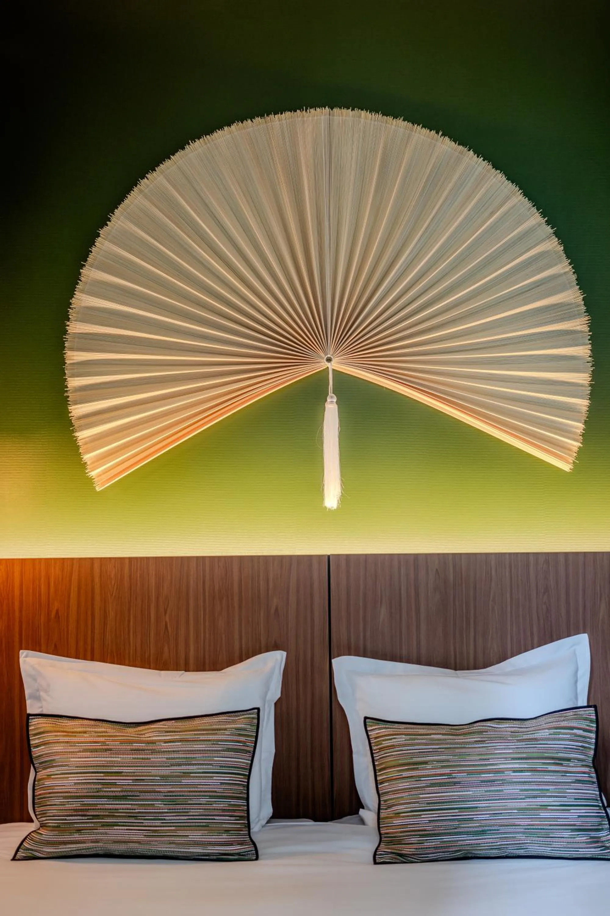 Bedroom, Bed in Hôtel Anne de Bretagne