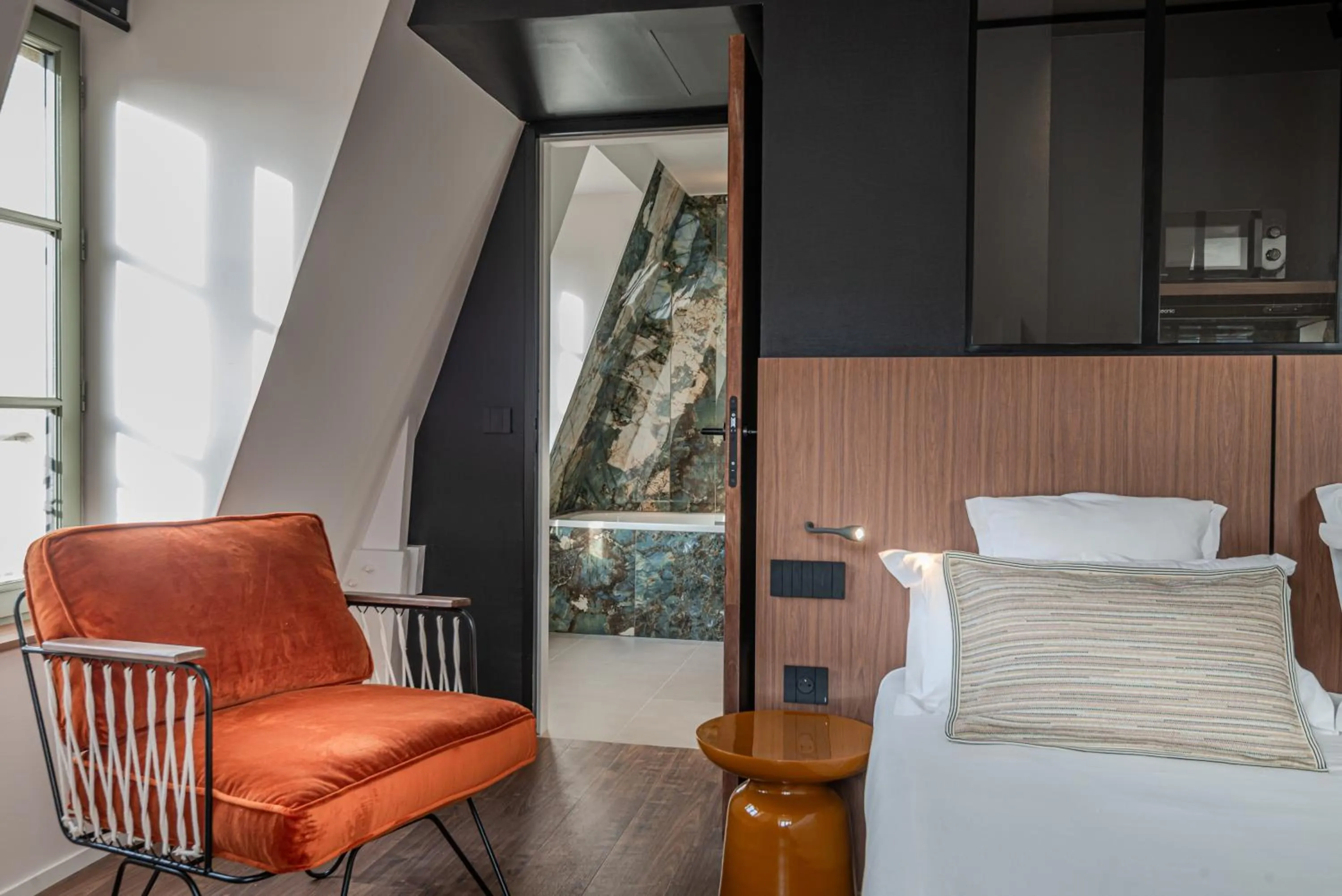 Bed in Hôtel Anne de Bretagne