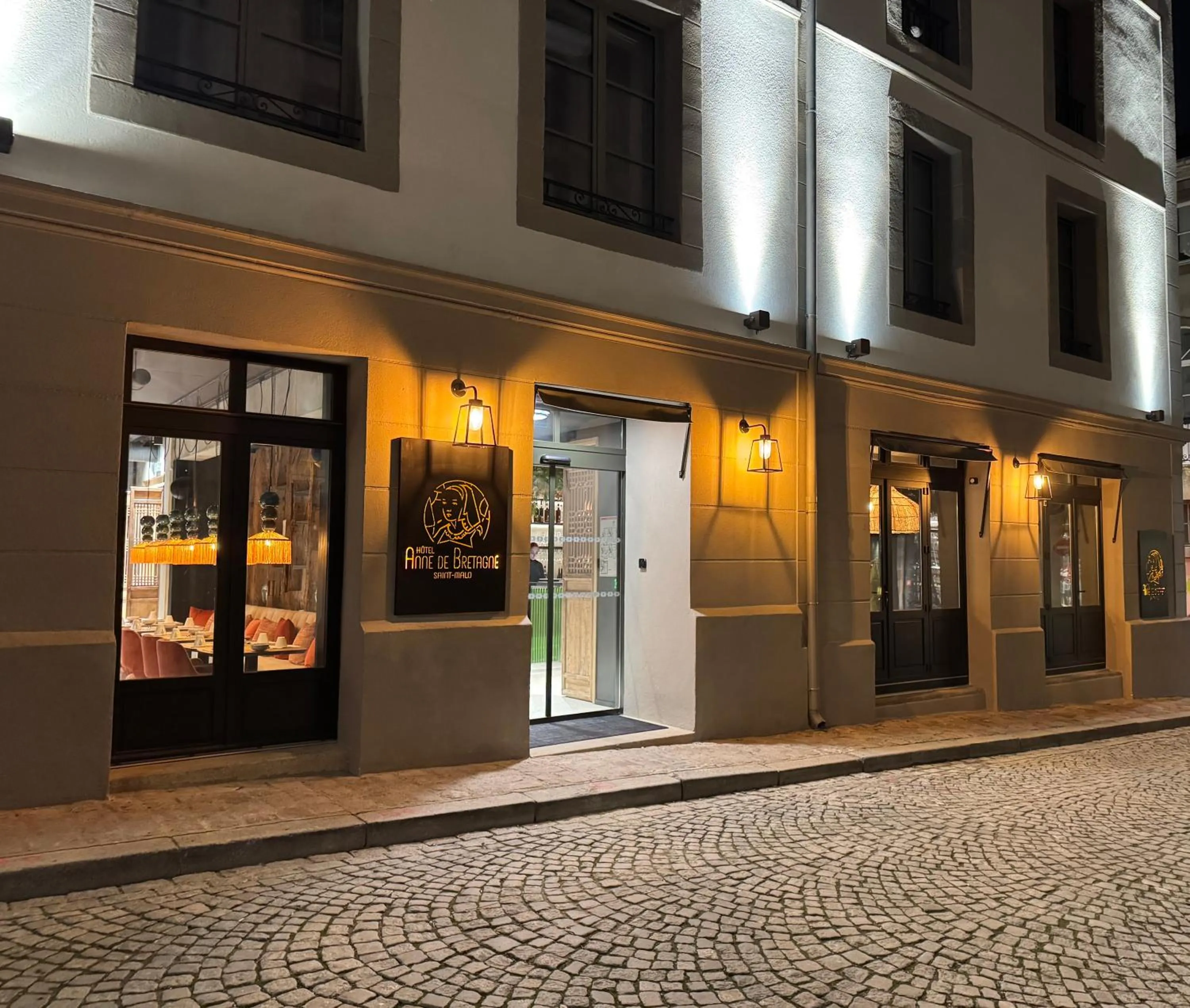 Property building in Hôtel Anne de Bretagne