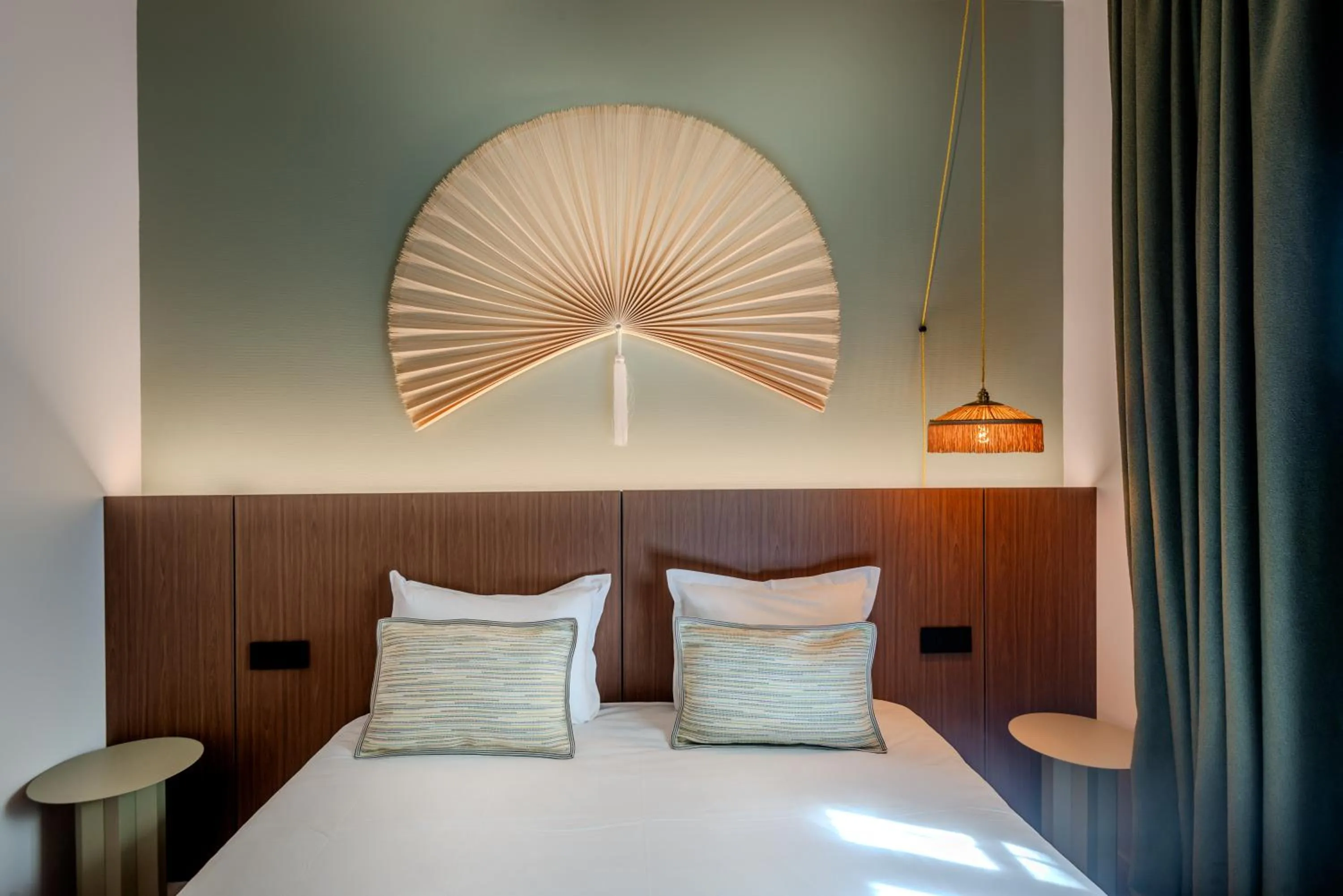 Bed in Hôtel Anne de Bretagne