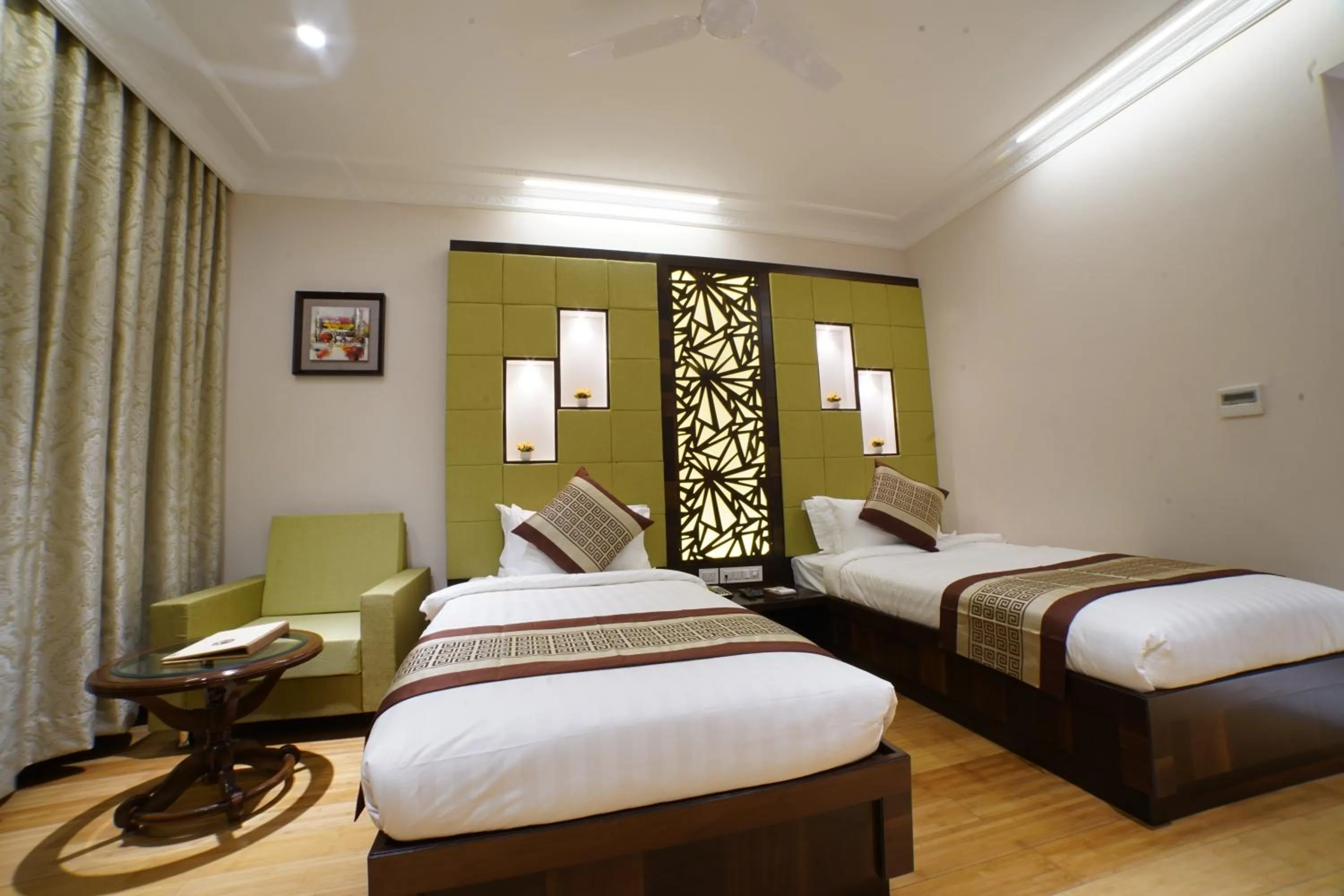 Photo of the whole room in Hotel 18 Keys