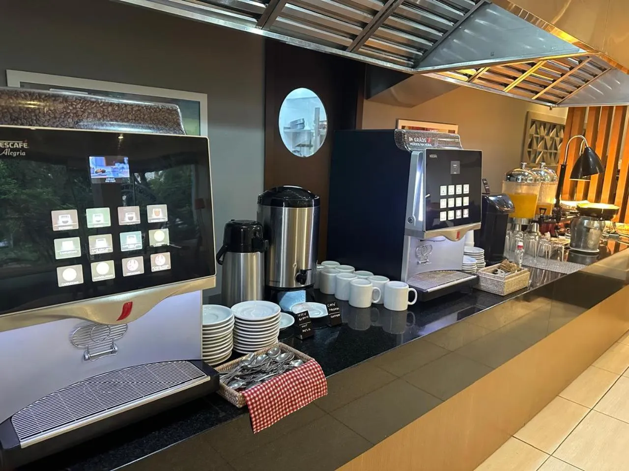 Coffee/tea facilities in Charrua Hotel