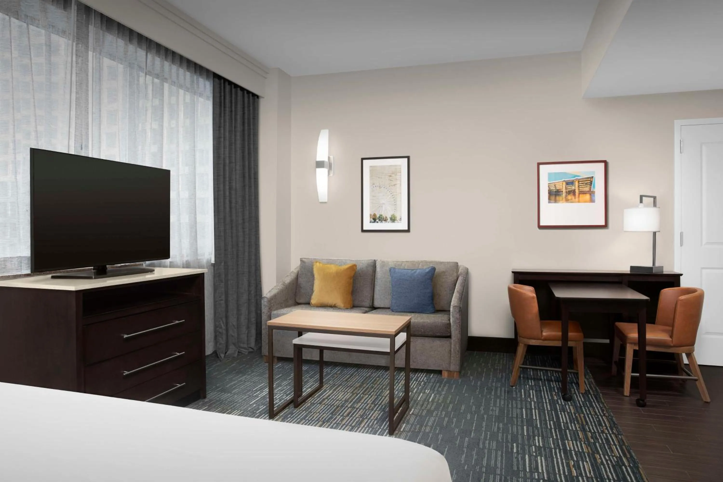 Living room, Bed in Homewood Suites Dallas Downtown
