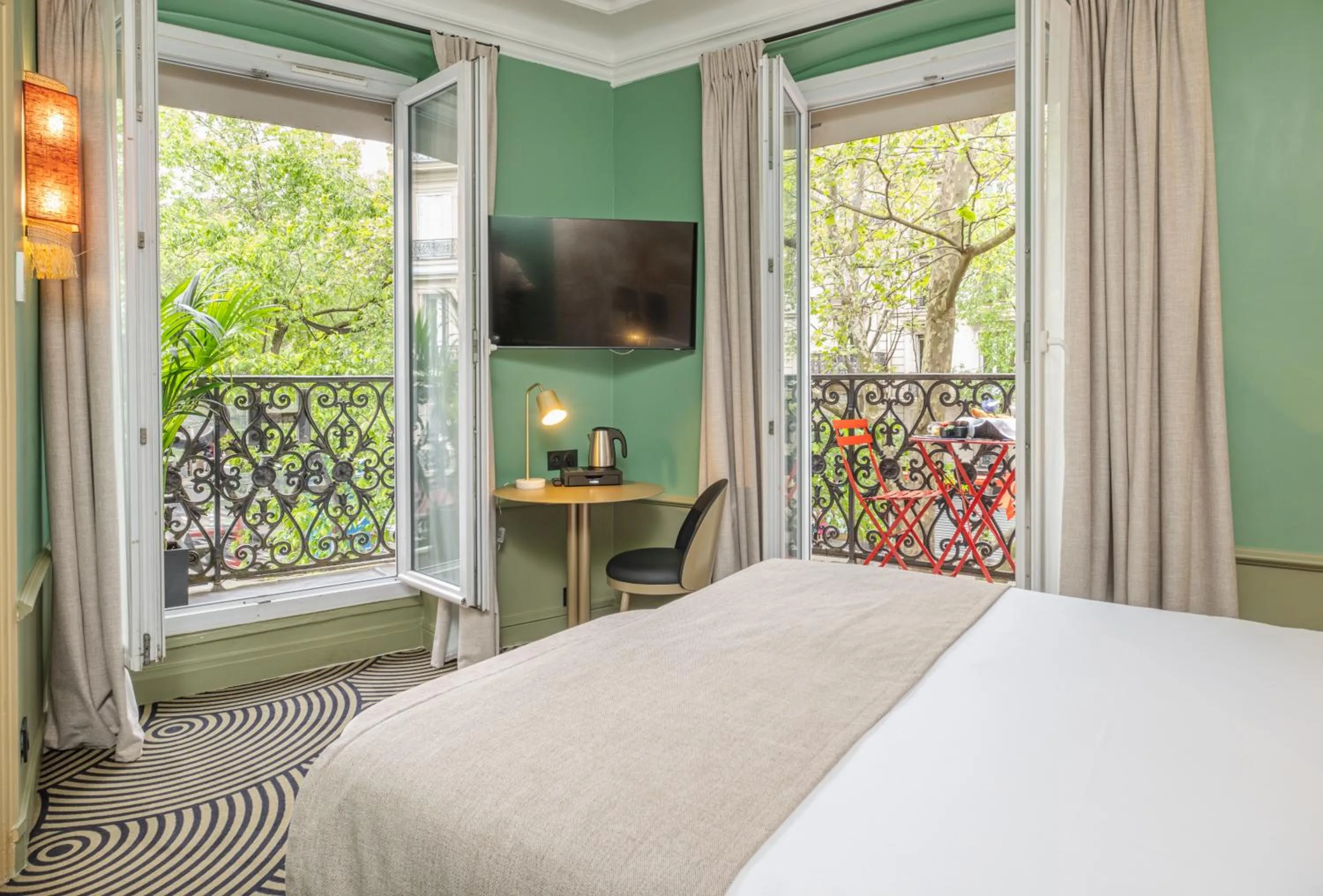 Bed in Hotel Avalon - Paris Gare du Nord