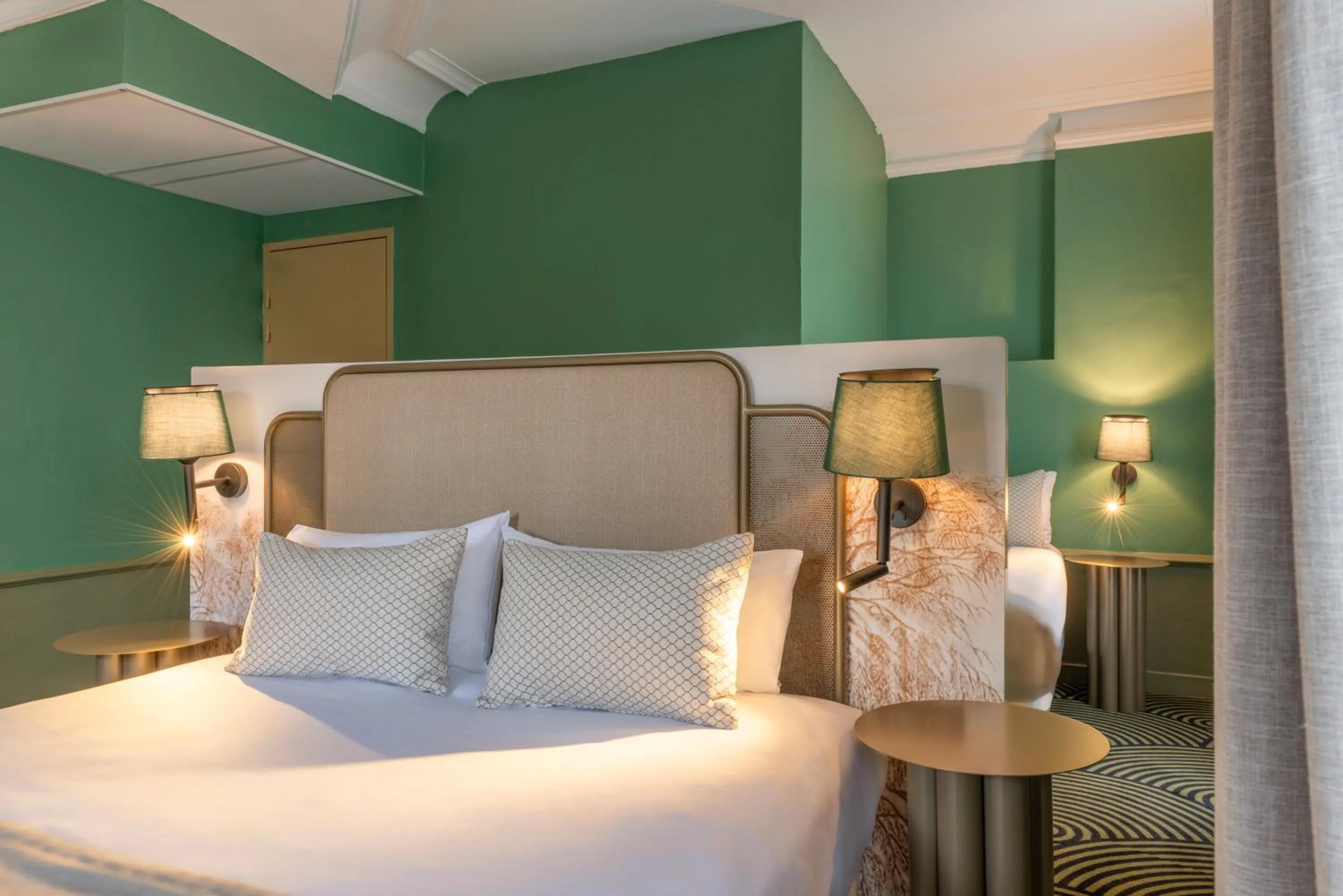 Bedroom, Bed in Hotel Avalon Paris