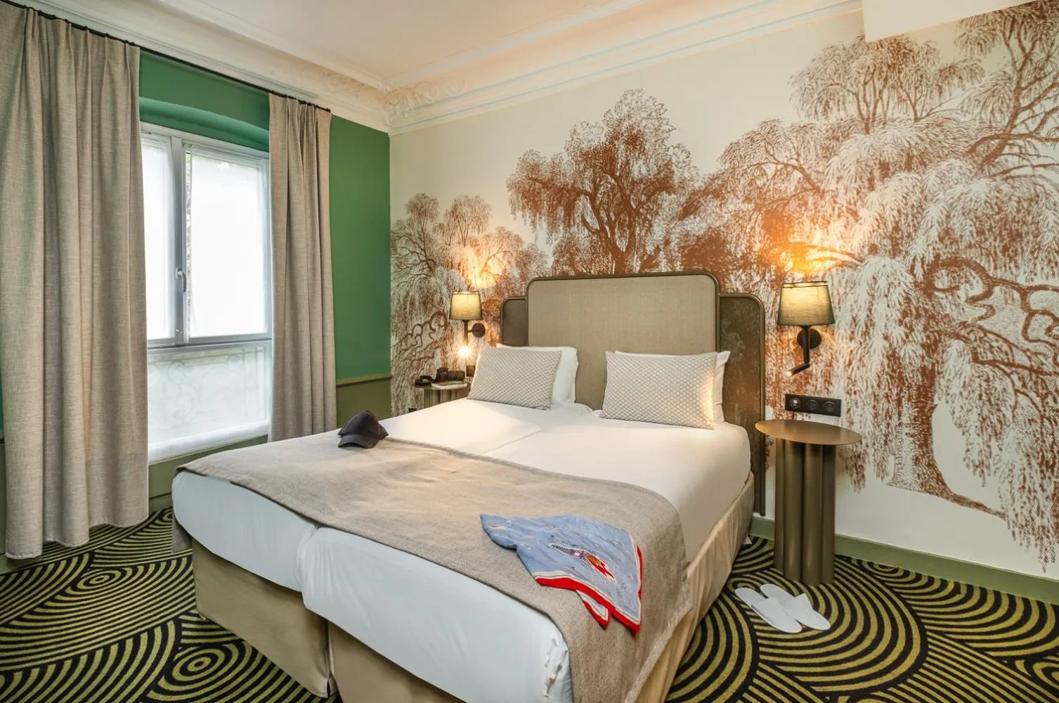 Bed in Hotel Avalon - Paris Gare du Nord