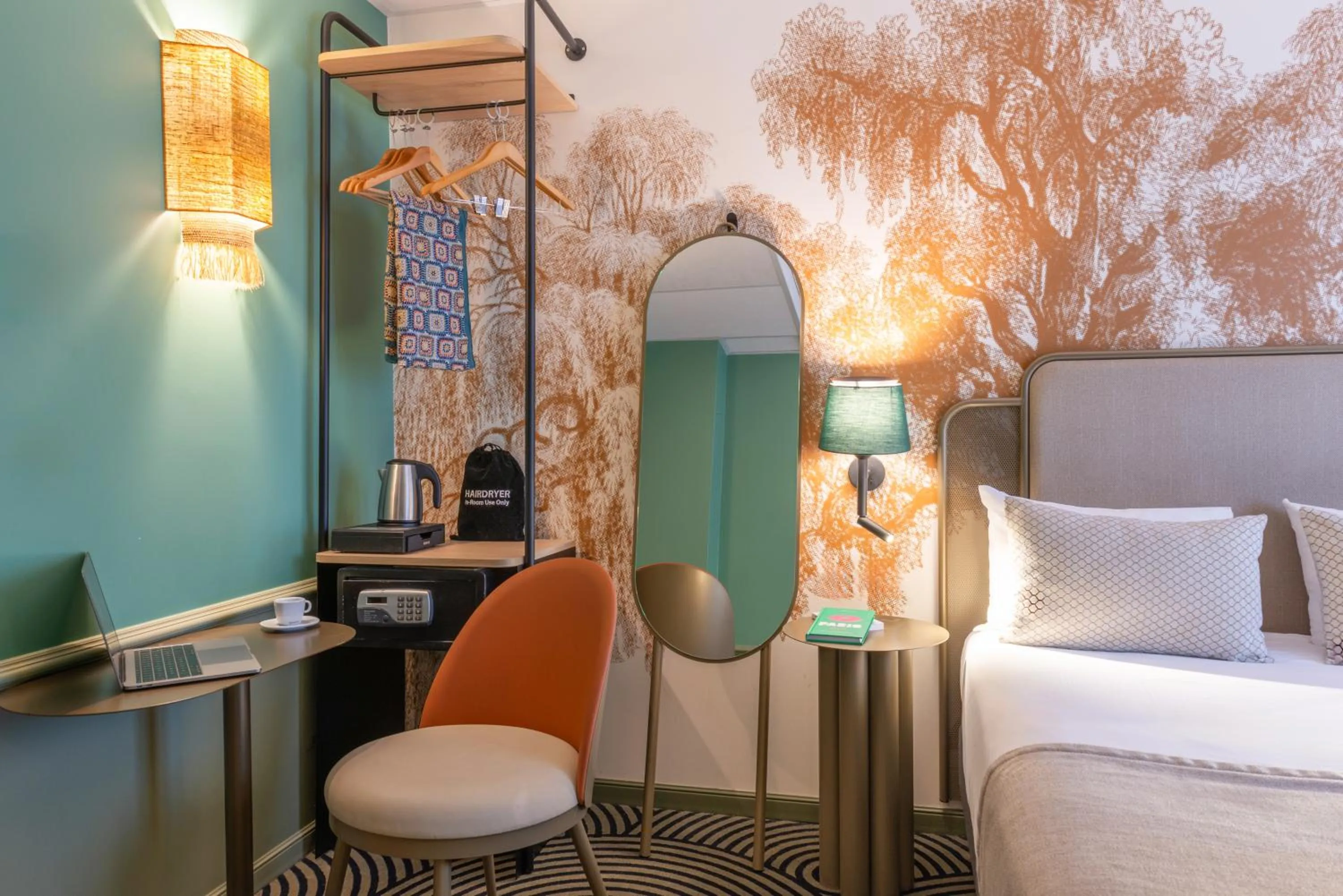 Photo of the whole room, Bed in Hotel Avalon Paris