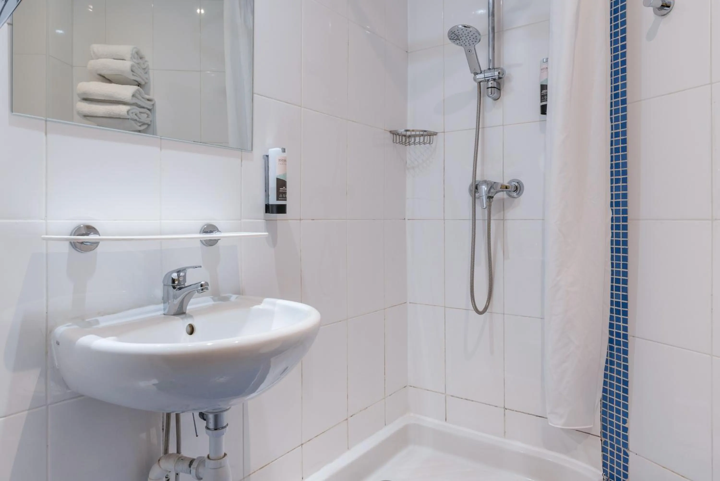 Bathroom in Hotel Avalon Paris