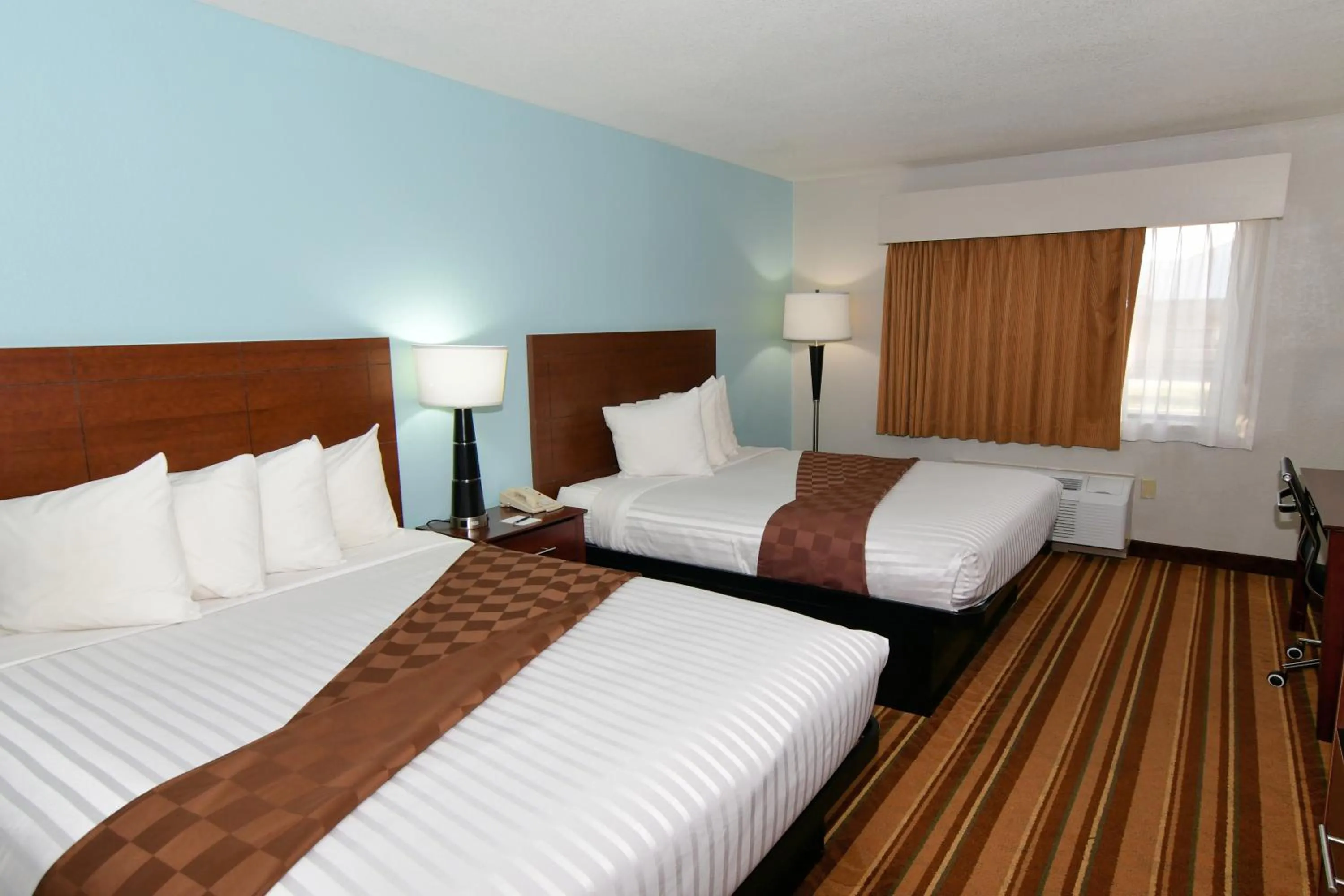 Bed in Best Western Regency Inn