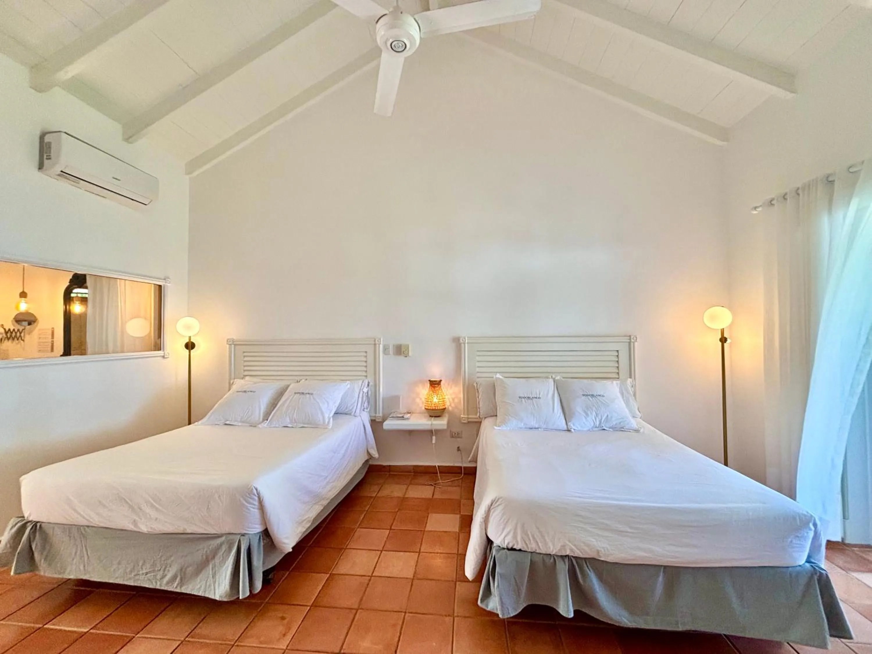 Bed in Hotel TODOBLANCO, Las Galeras, SAMANA