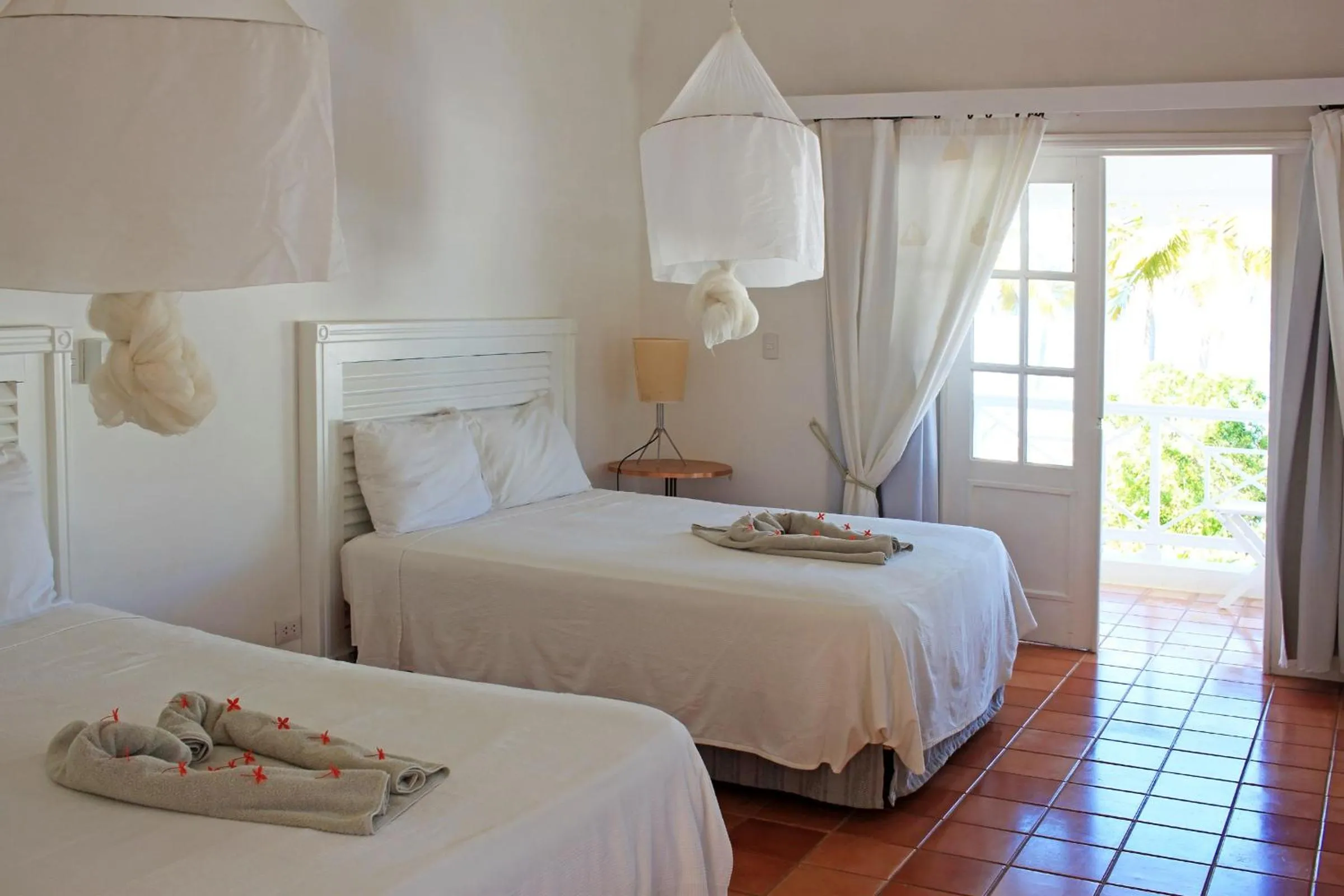 Photo of the whole room, Bed in Hotel TODOBLANCO, Las Galeras, SAMANA