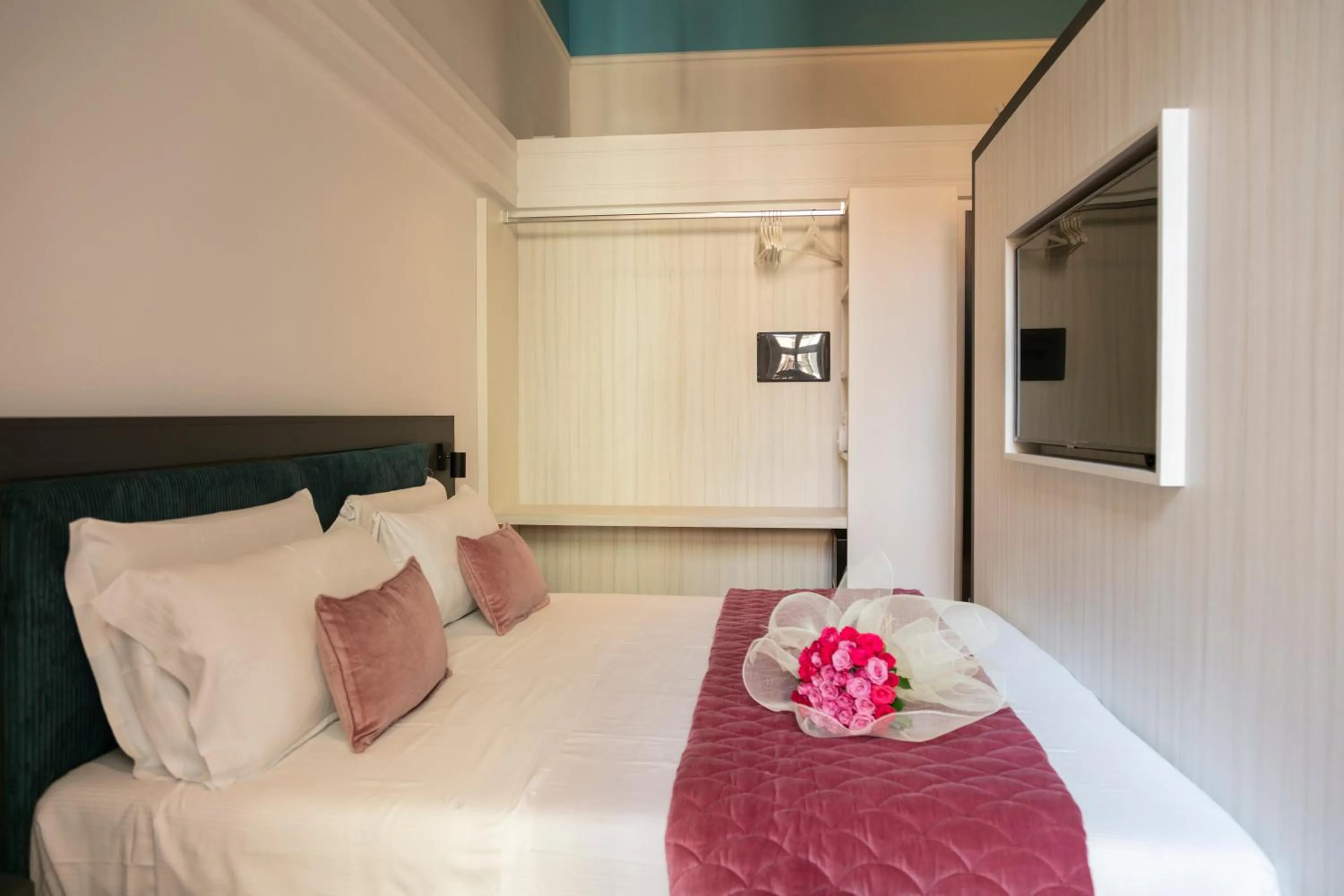 Bed in Hadrianus Temple Suites - The Venue Collection