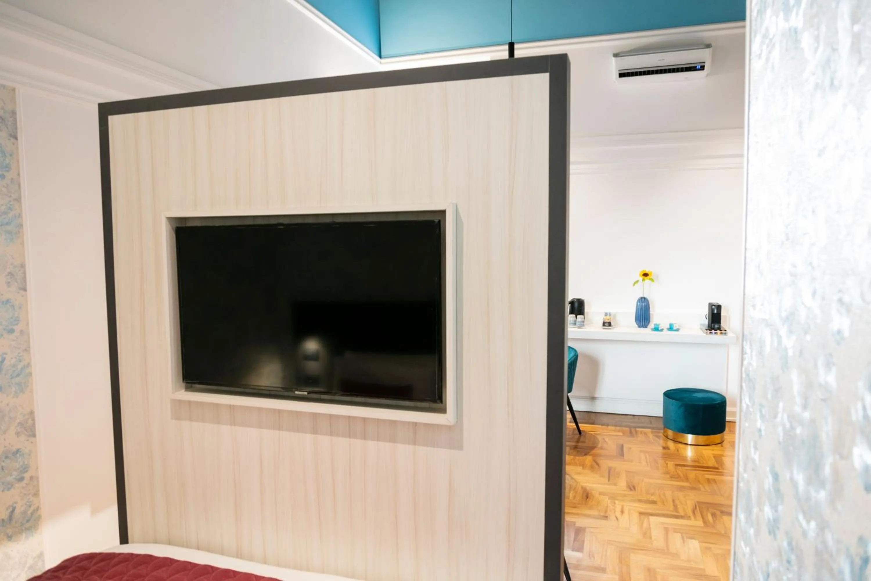 Photo of the whole room in Hadrianus Temple Suites - The Venue Collection