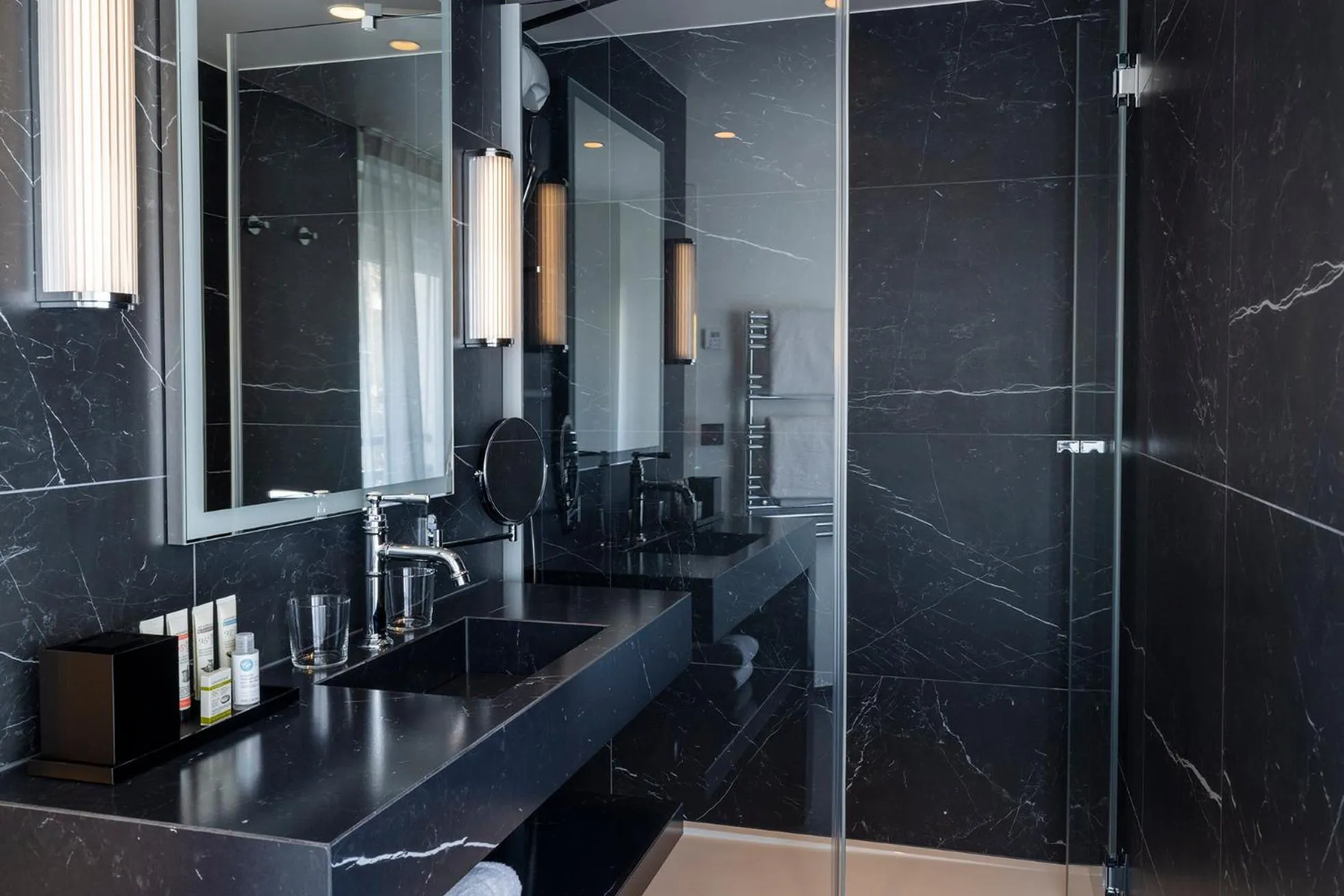 Bathroom in Hotel Louis II