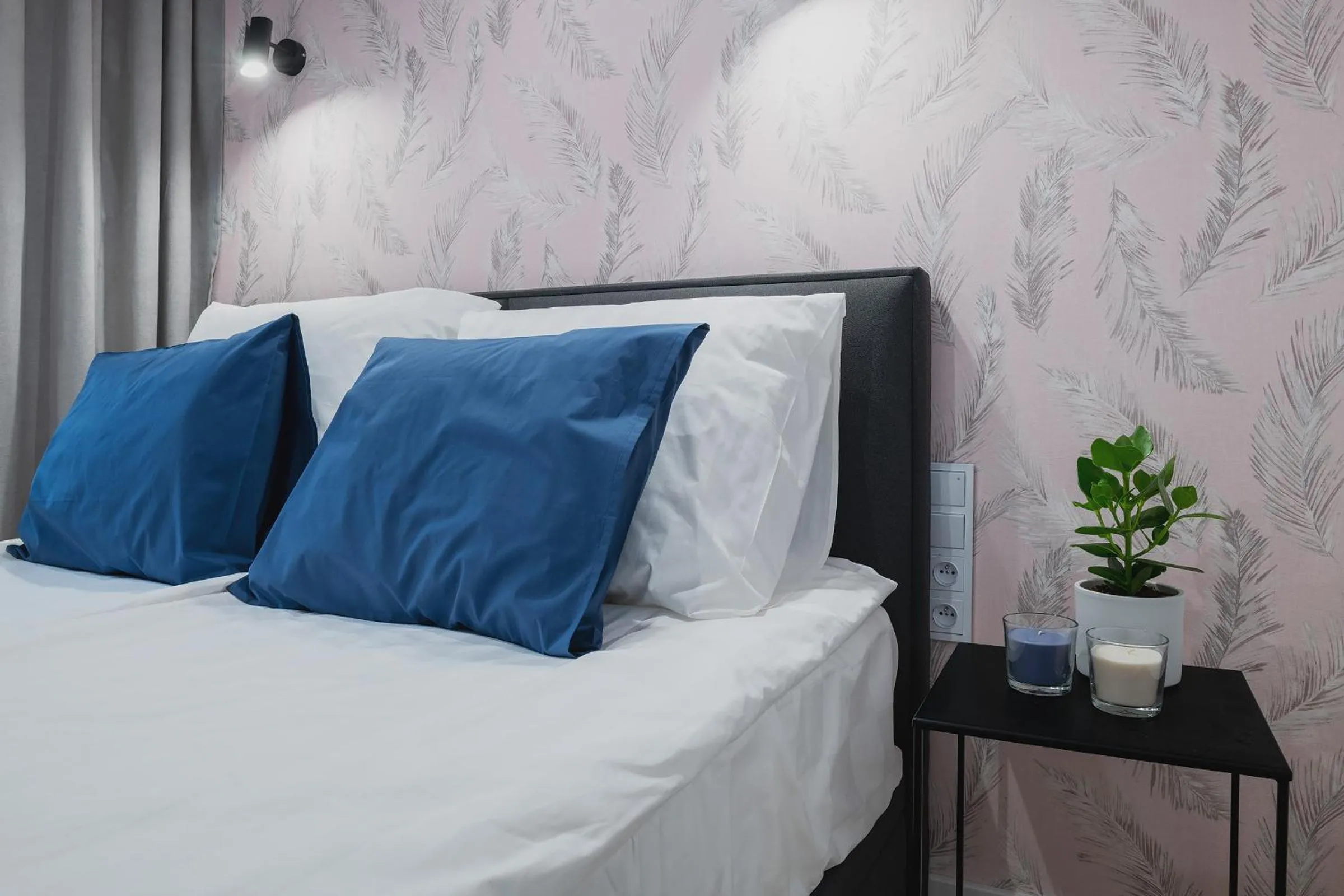 Bed in YourSecondFlat Grzybowska