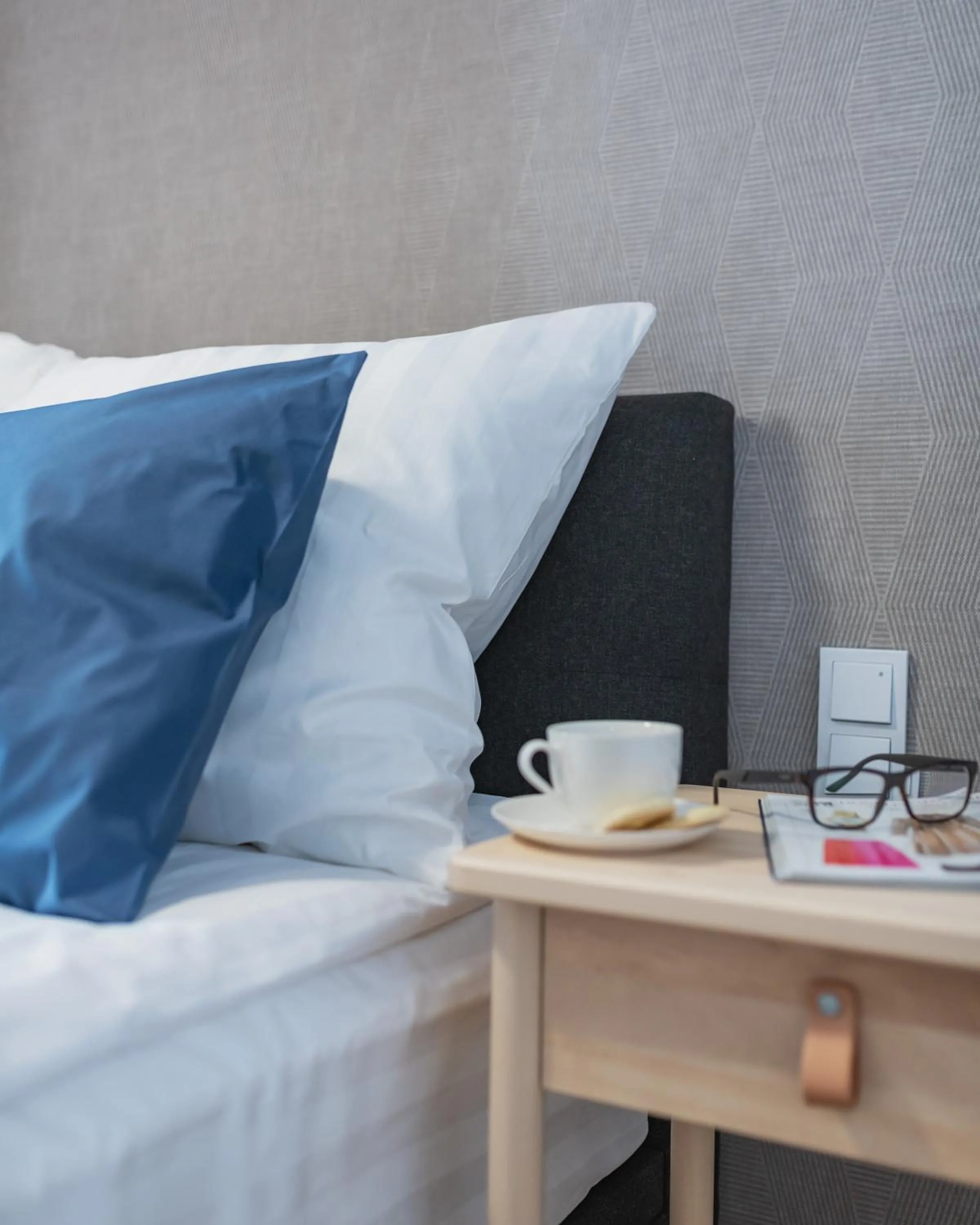 Bed in YourSecondFlat Grzybowska
