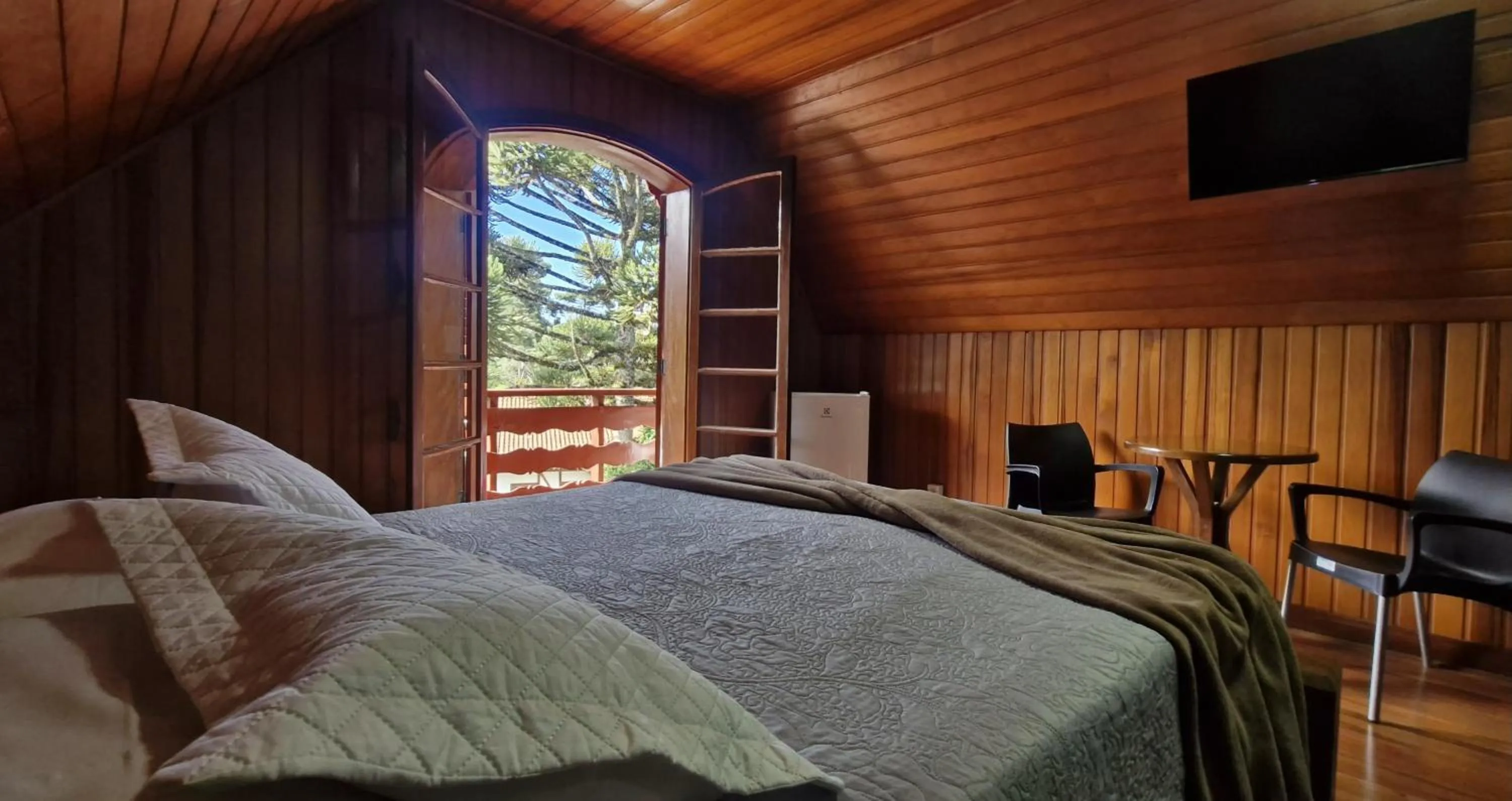 Photo of the whole room, Bed in Pousada da Lua