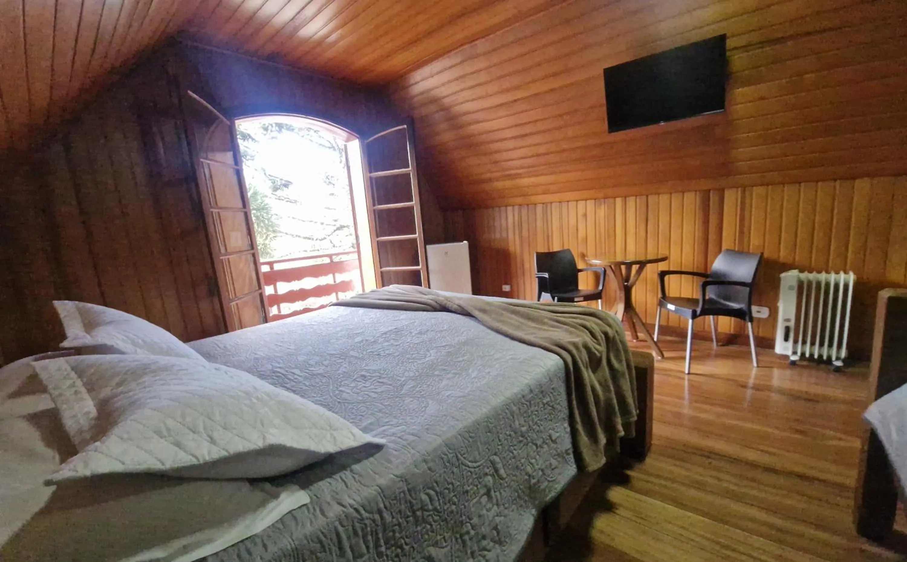 Photo of the whole room, Bed in Pousada da Lua