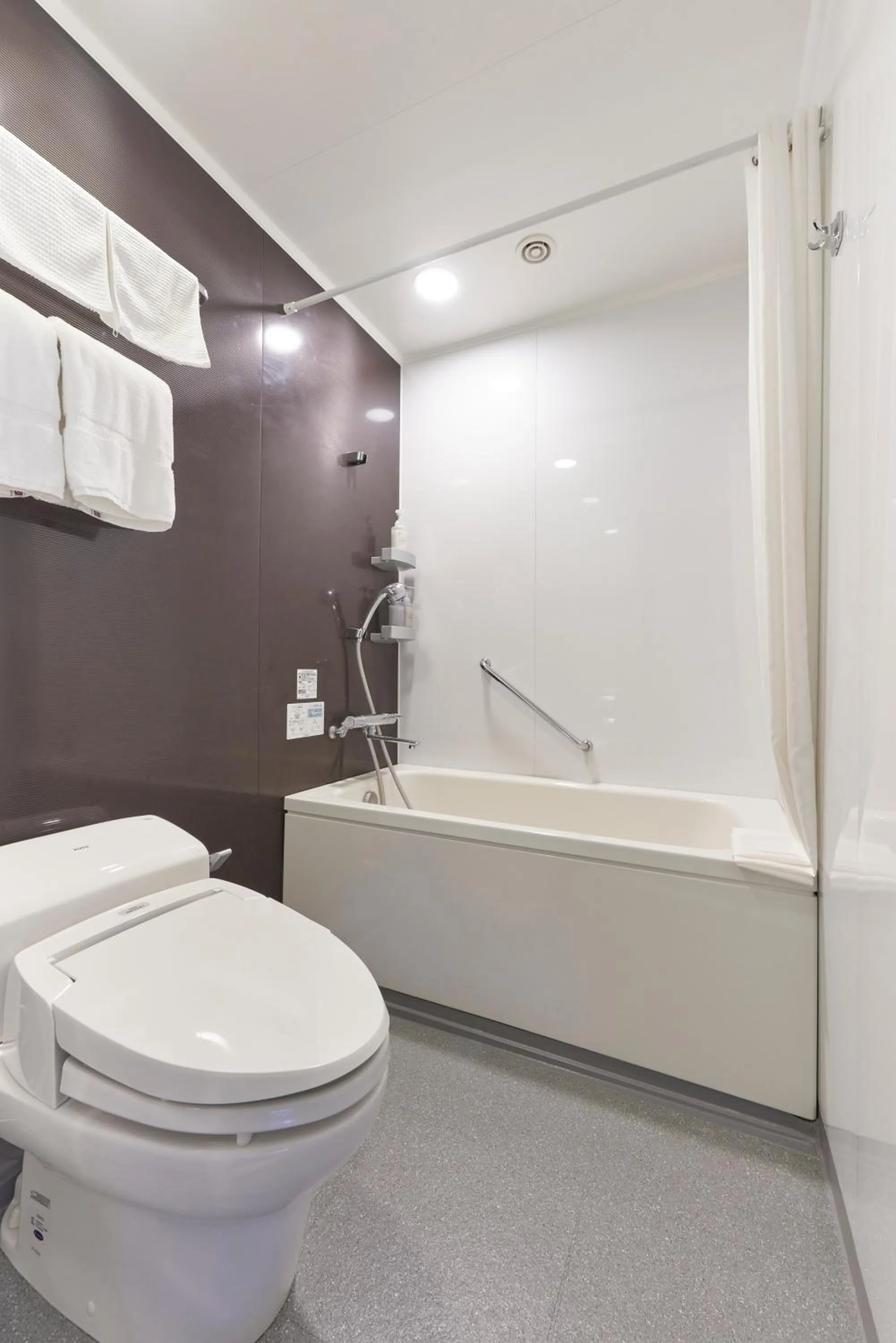 Shower in Naha Tokyu REI Hotel