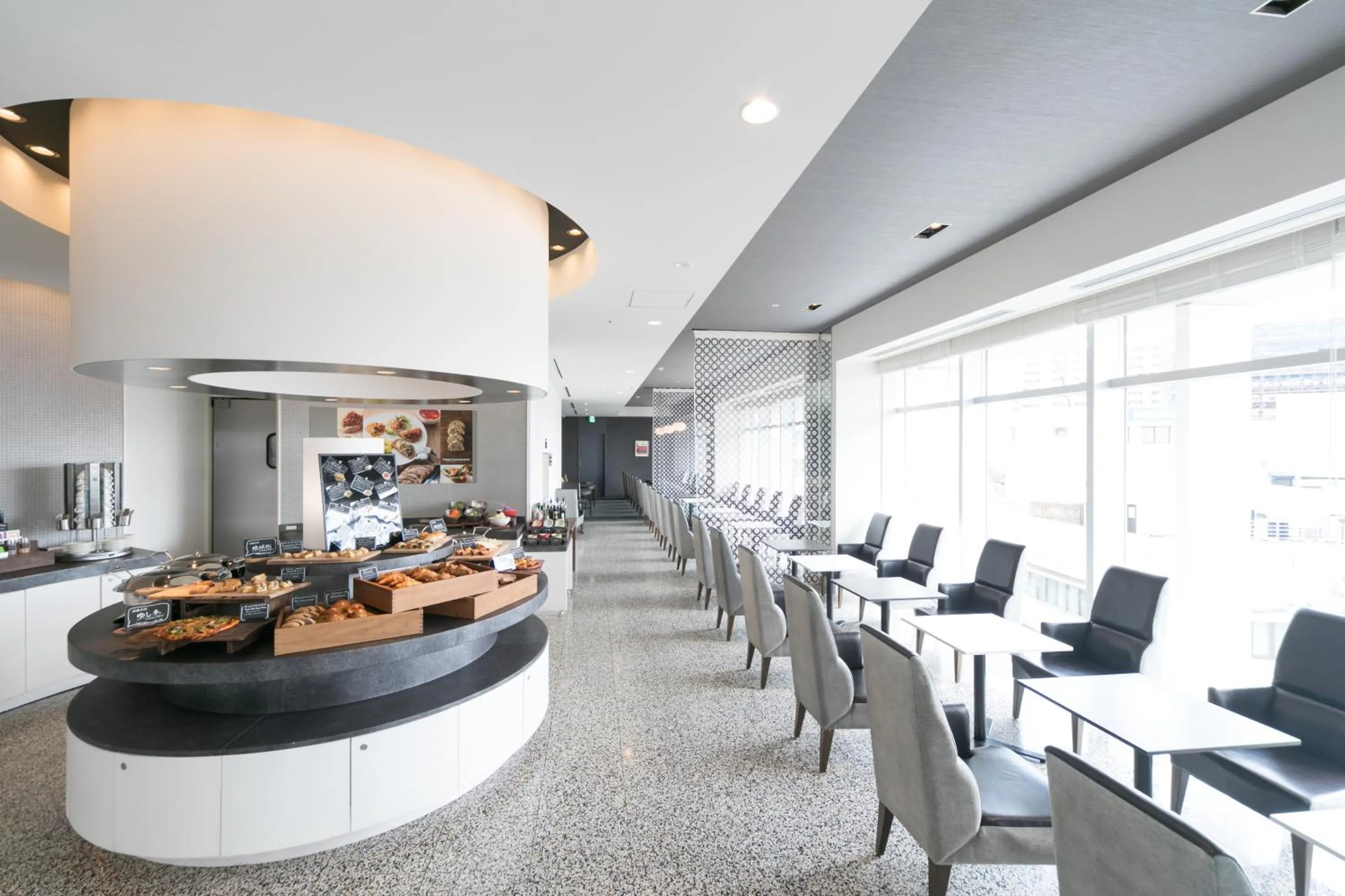 Restaurant/places to eat in Naha Tokyu REI Hotel