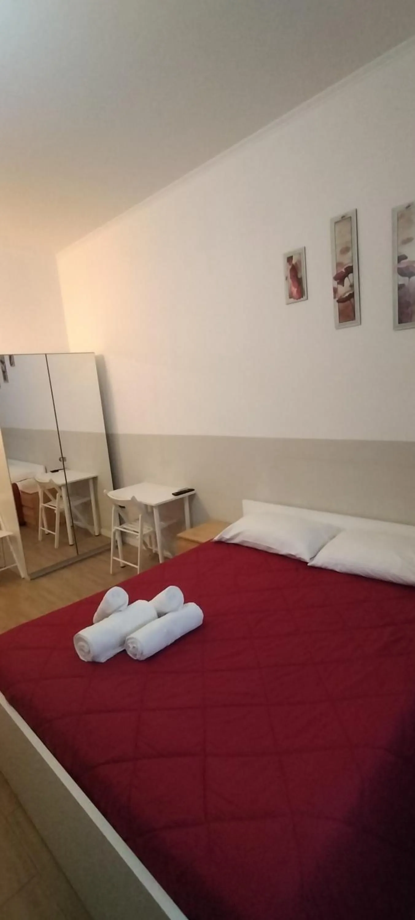 Bed in Domus Vatican Holiday's