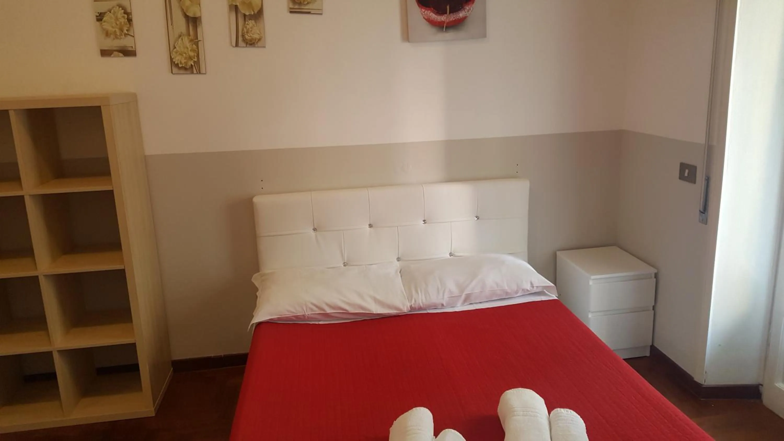 Bed in Domus Vatican Holiday's