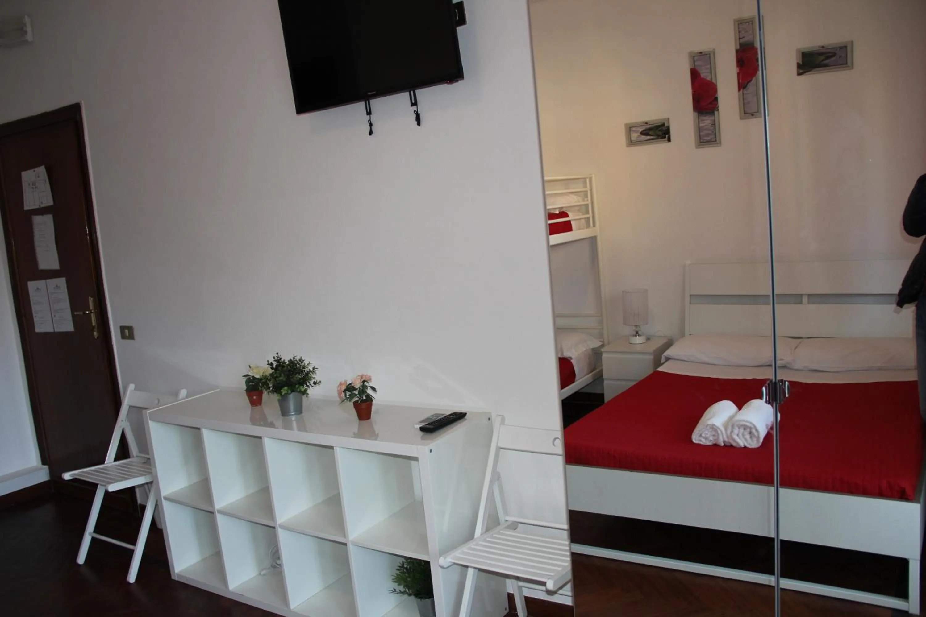 Bed in Domus Vatican Holiday's