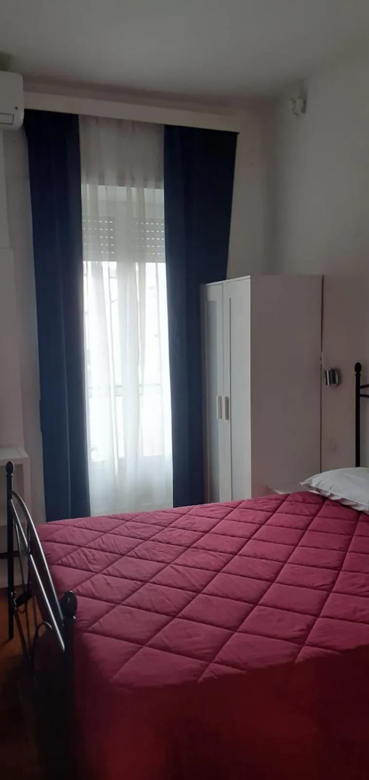 Bed in Domus Vatican Holiday's