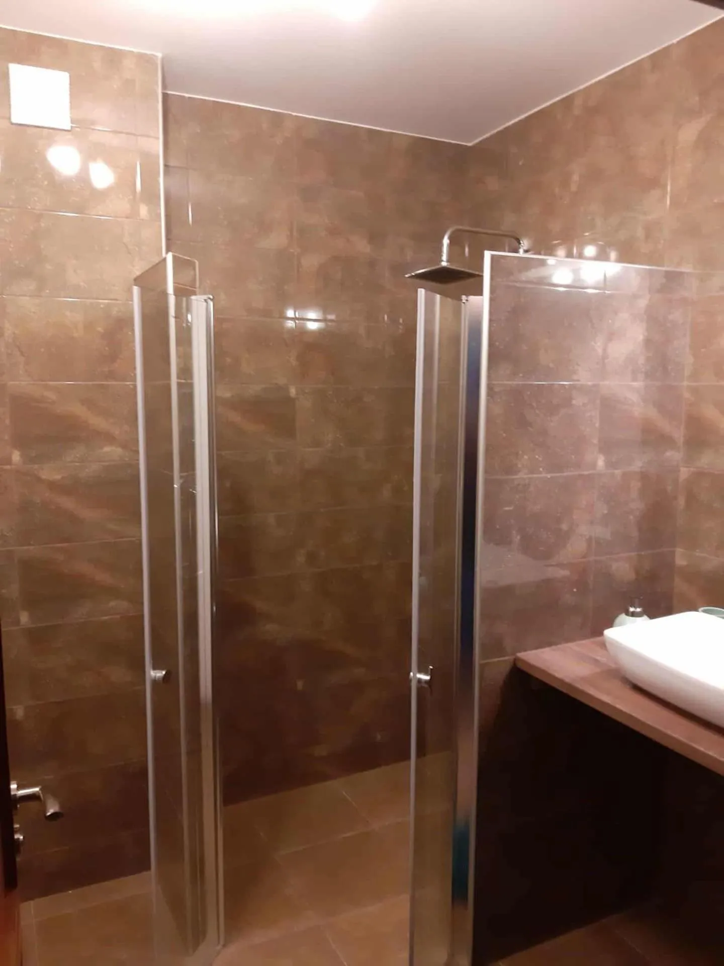 Shower in Black Horse