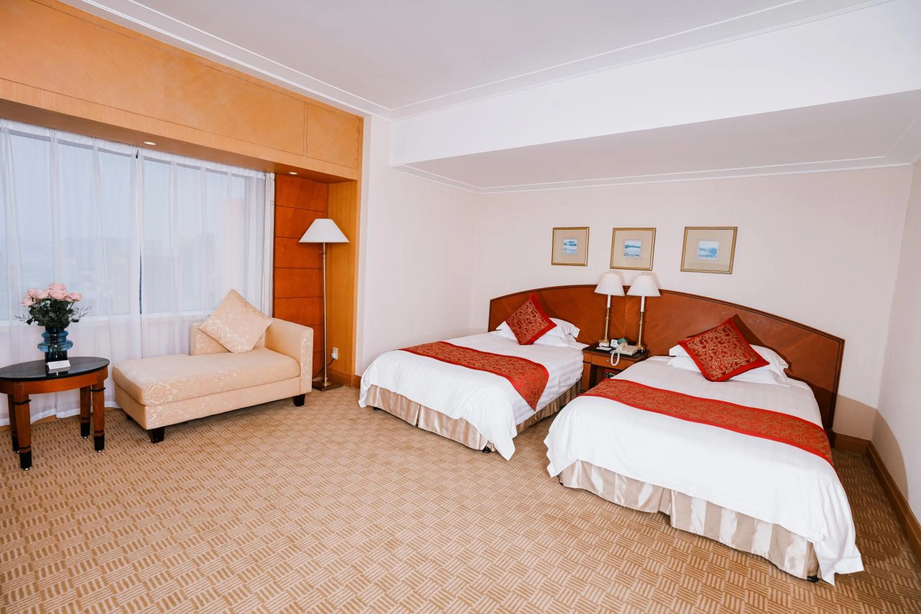 Bed in Ruishi Hotel Dalian