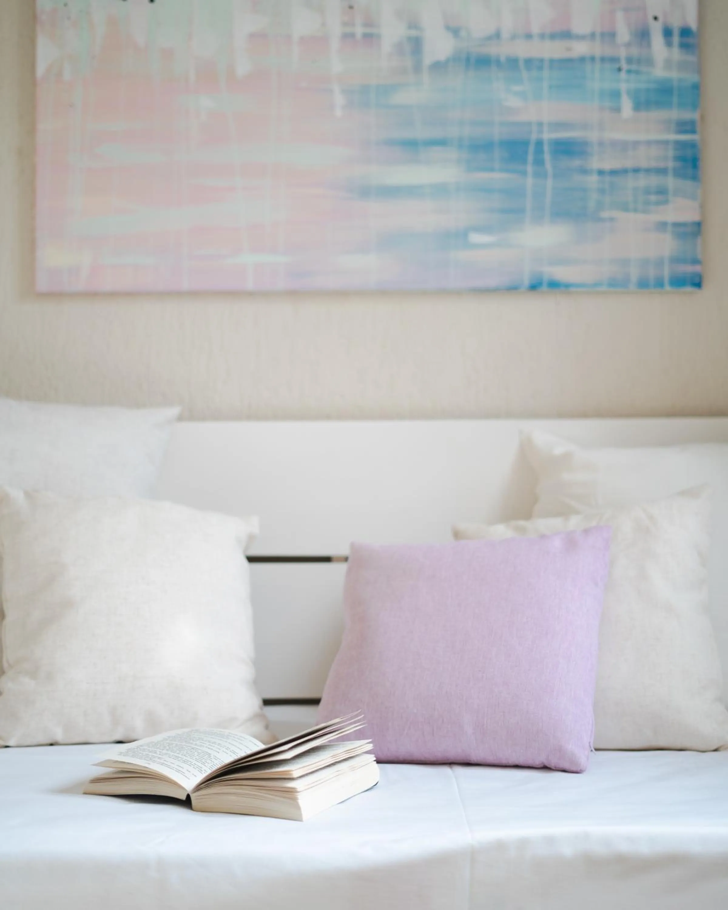 Seating area, Bed in Residence Poseidon