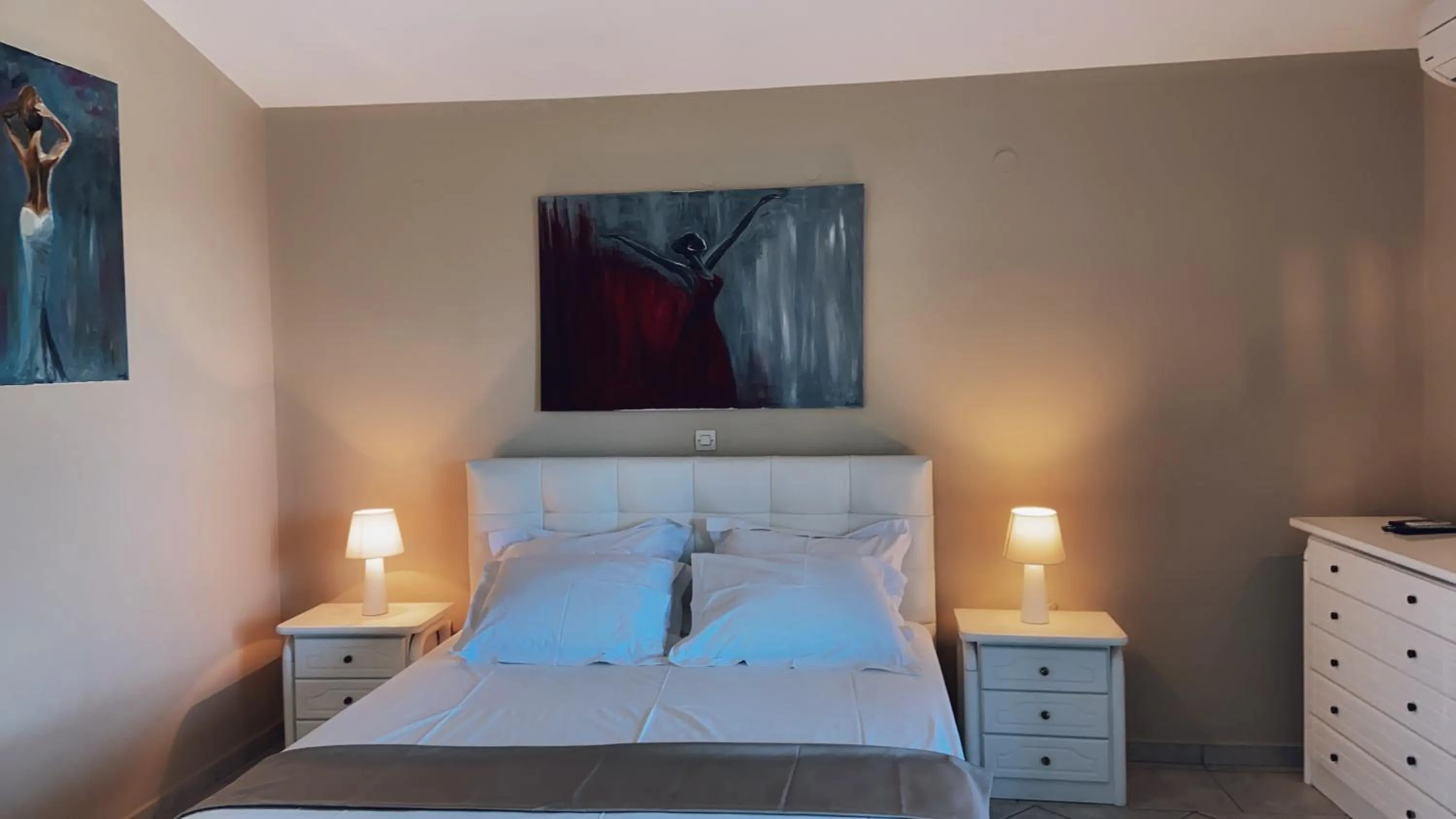 Bedroom, Bed in Residence Poseidon