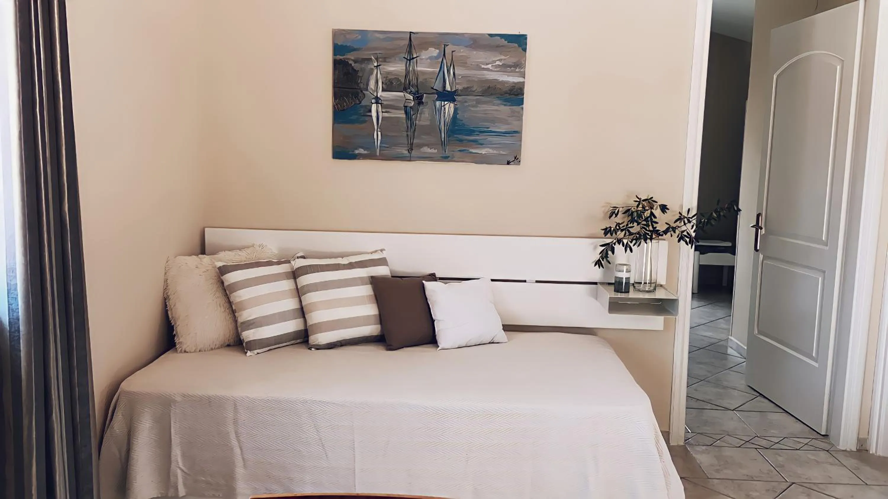 Property building, Bed in Residence Poseidon