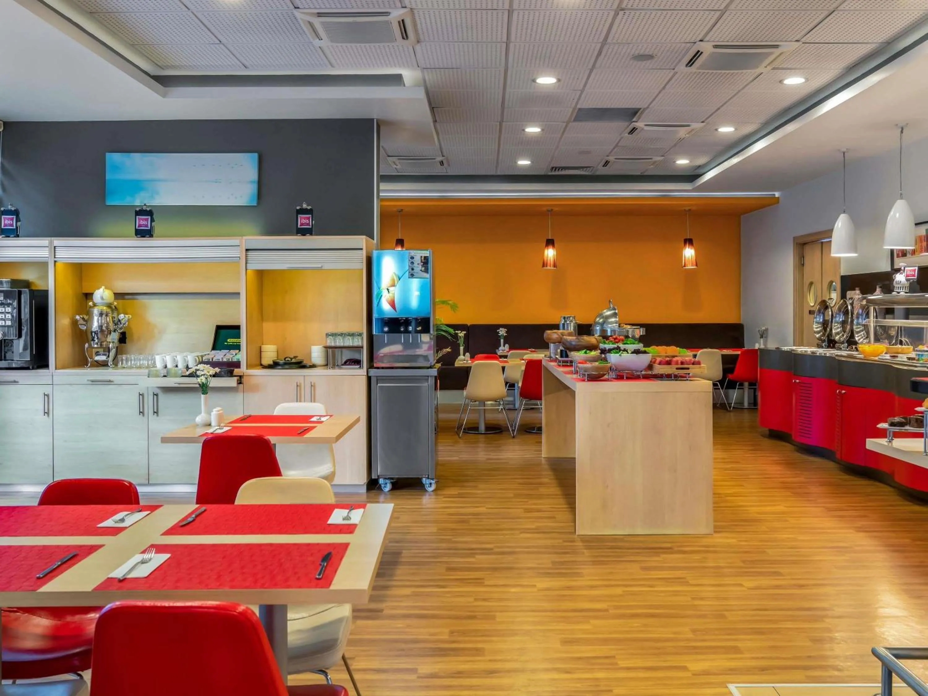 Restaurant/places to eat in Ibis Izmir Alsancak