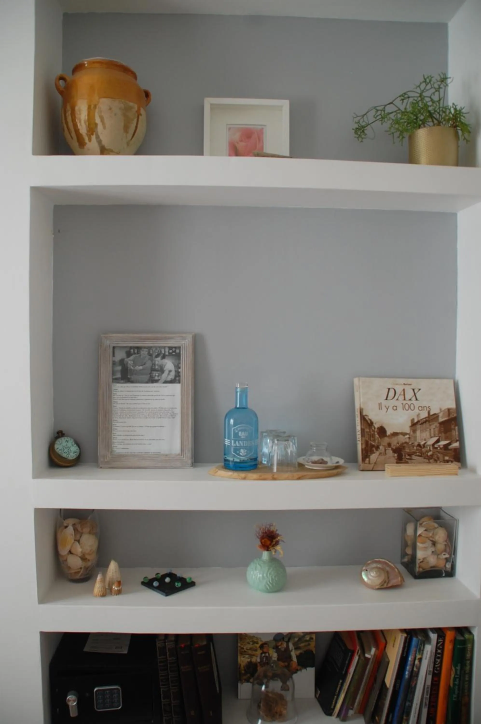 Decorative detail in La Croix Blanche