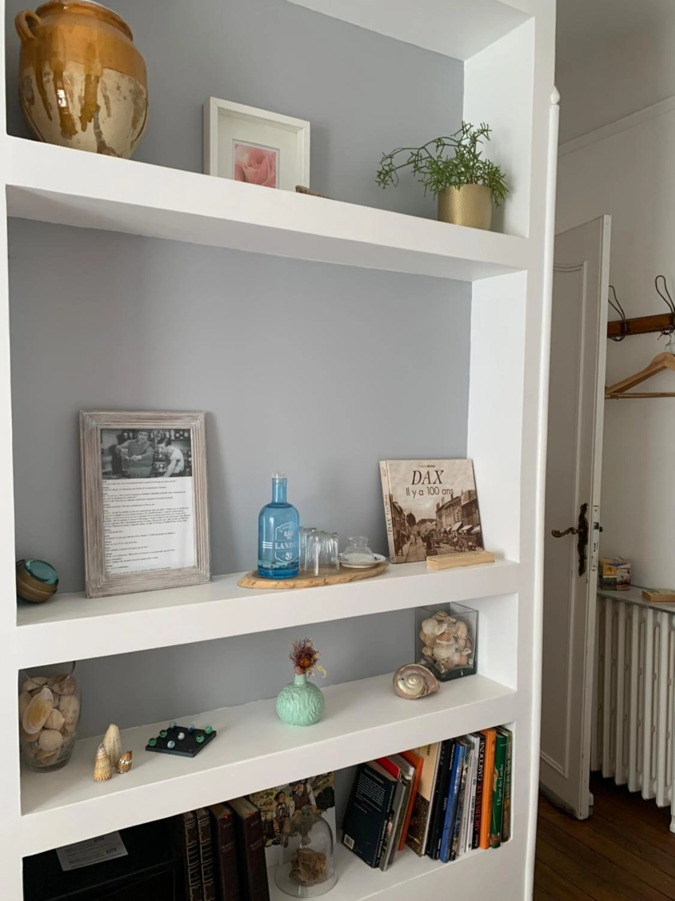 Decorative detail in La Croix Blanche