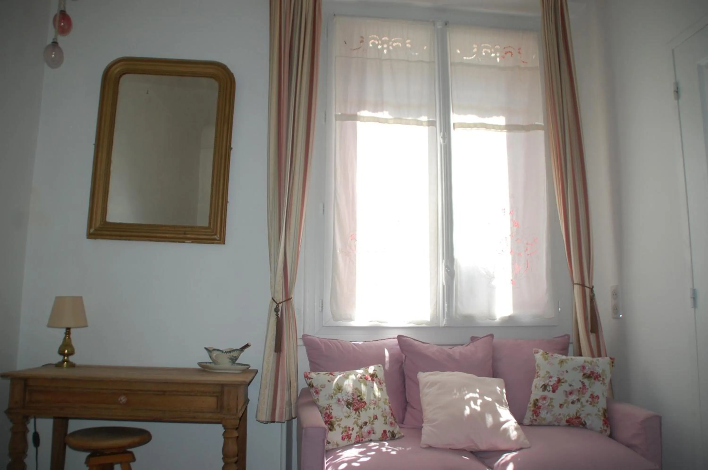 Seating area in La Croix Blanche