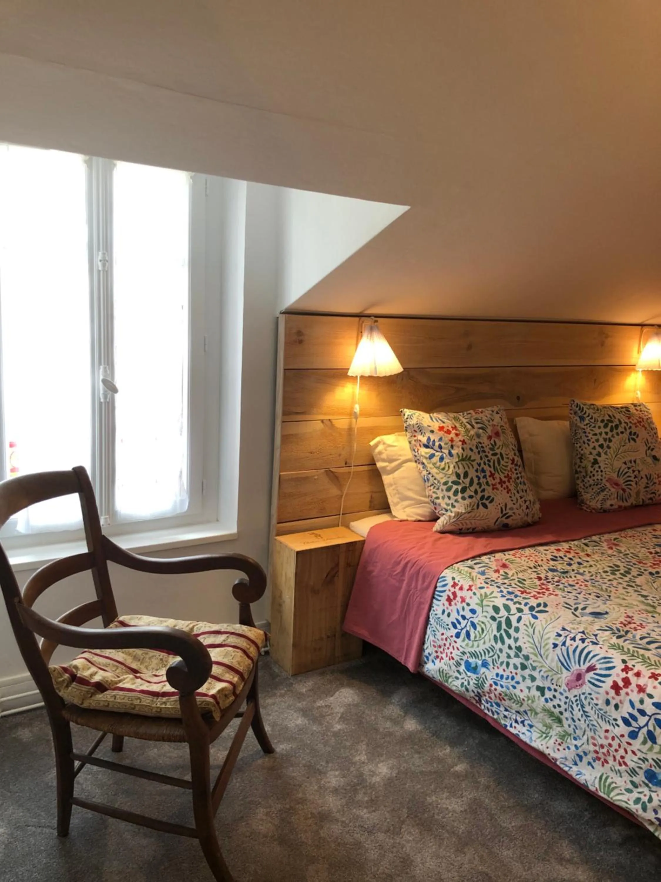 Photo of the whole room, Bed in La Croix Blanche