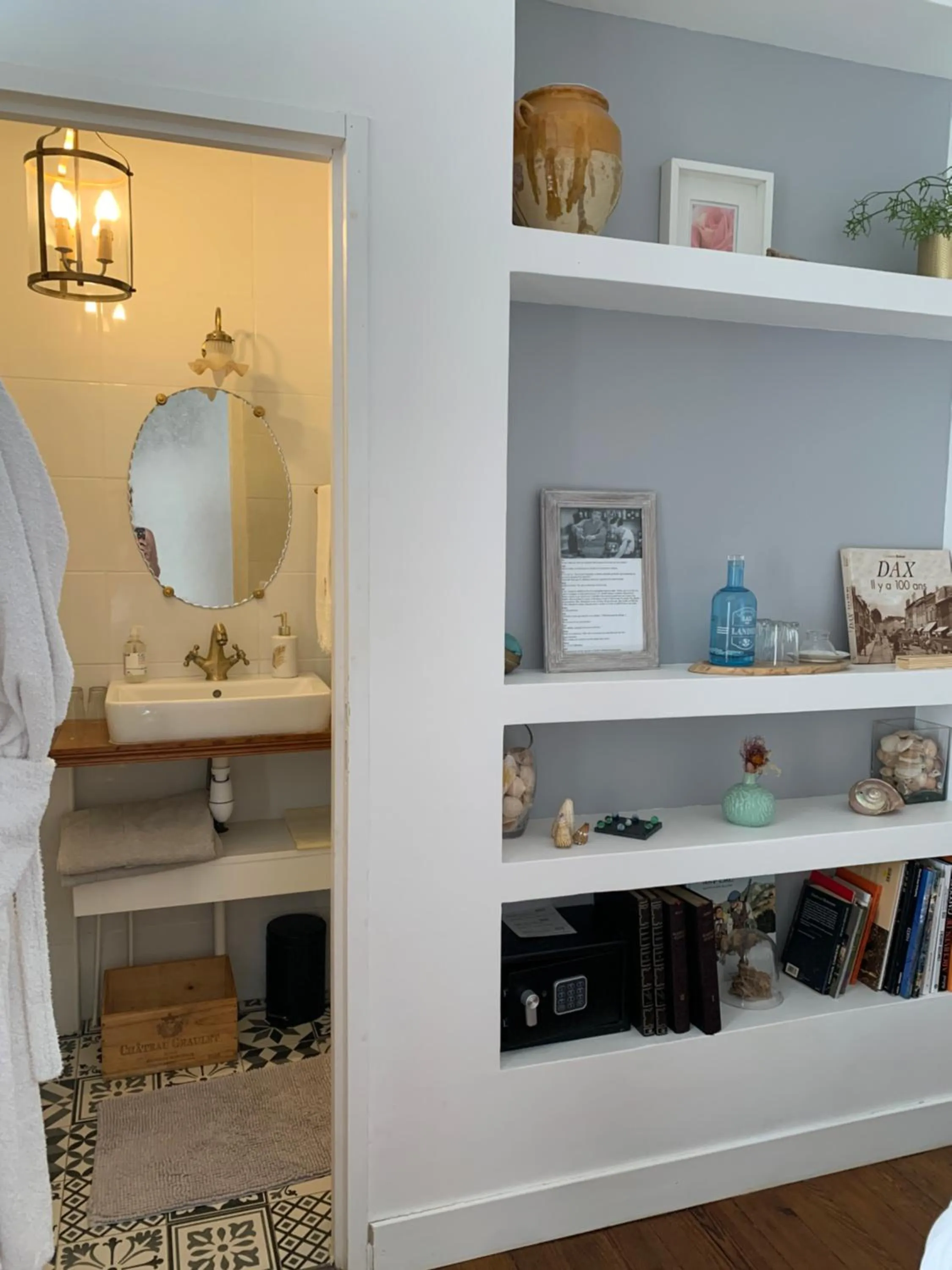 Bathroom in La Croix Blanche