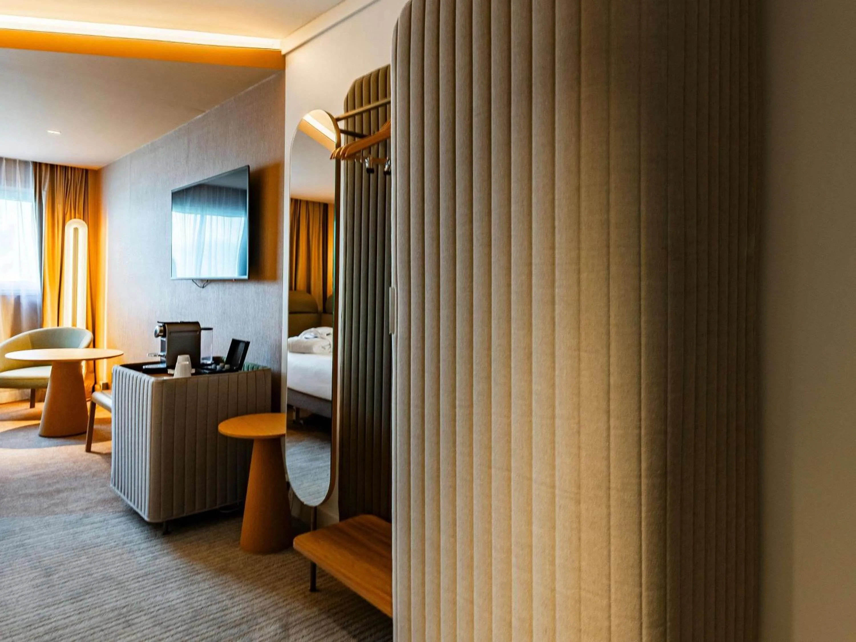 Photo of the whole room, Bed in Novotel Reims Tinqueux