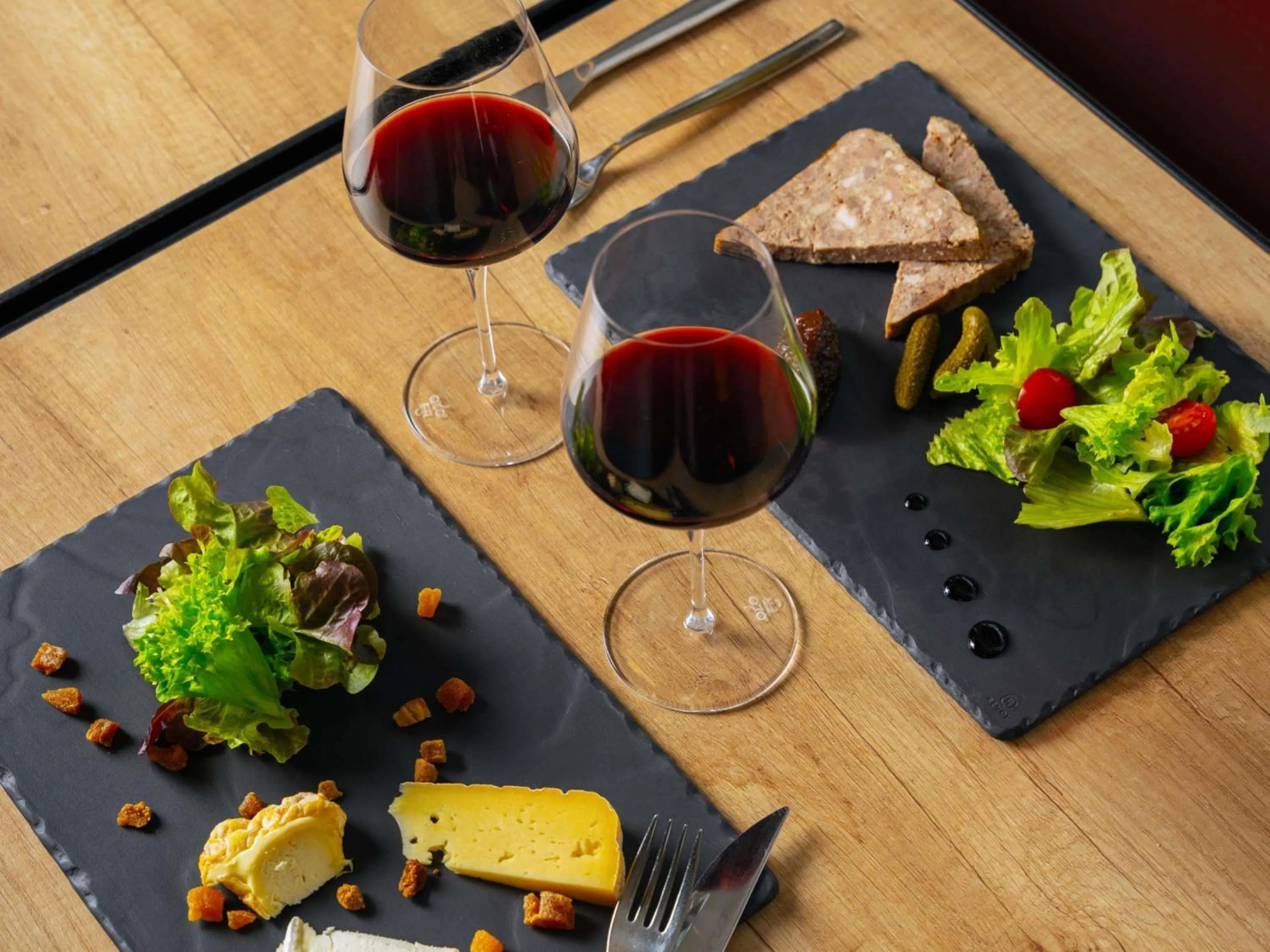 Restaurant/places to eat in Novotel Reims Tinqueux