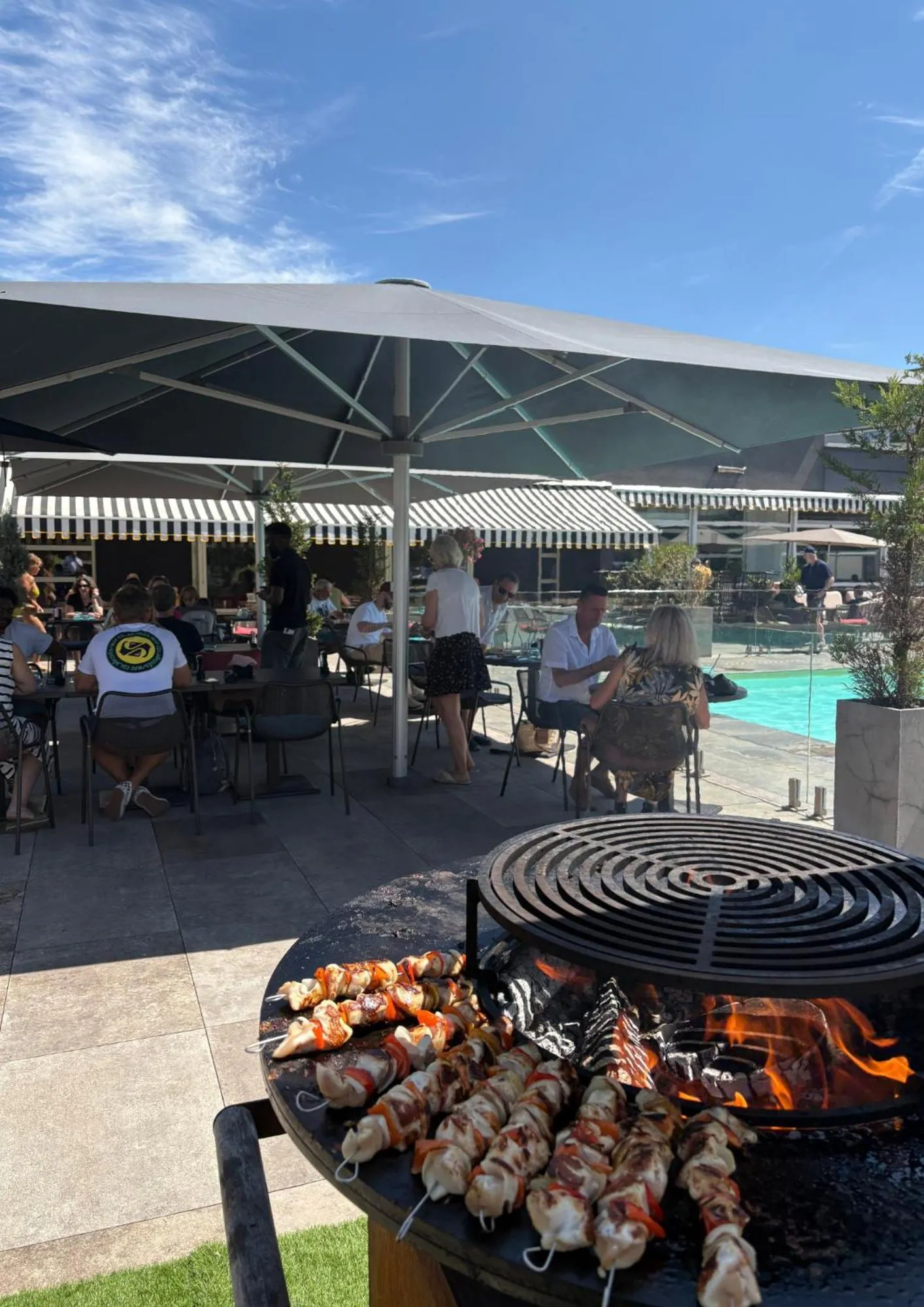 Swimming pool in Novotel Reims Tinqueux