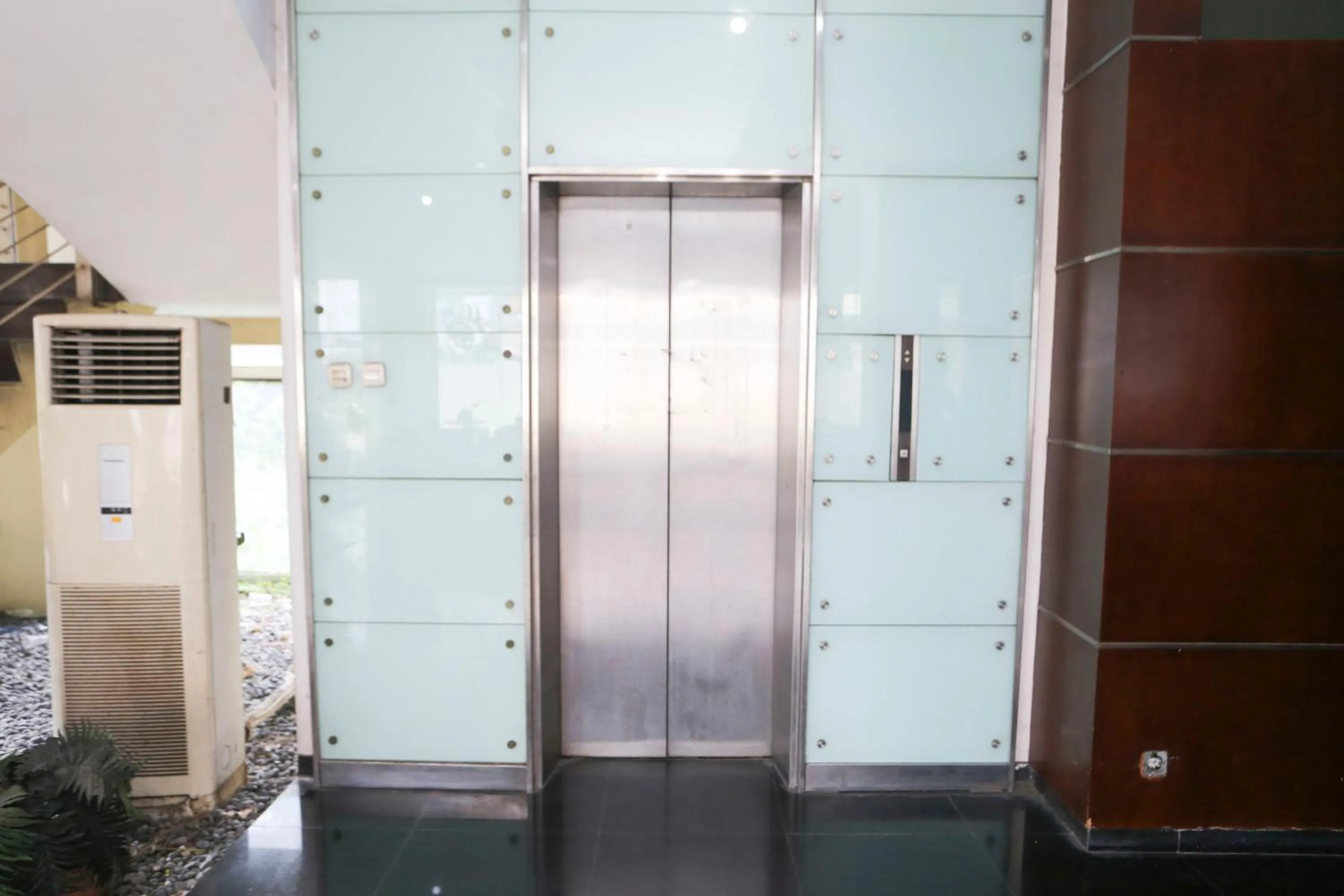 Lobby or reception in RedDoorz @ Cikarang 2