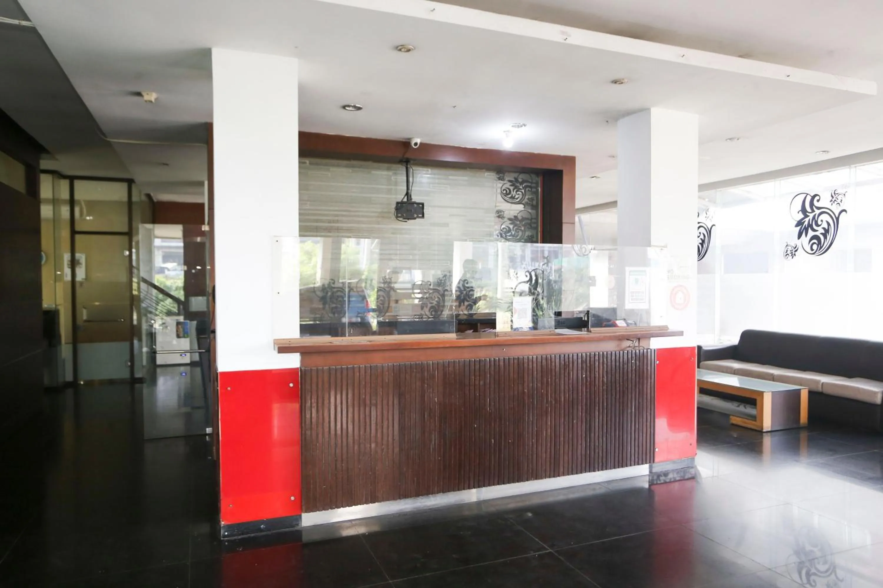 Lobby or reception in RedDoorz @ Cikarang 2
