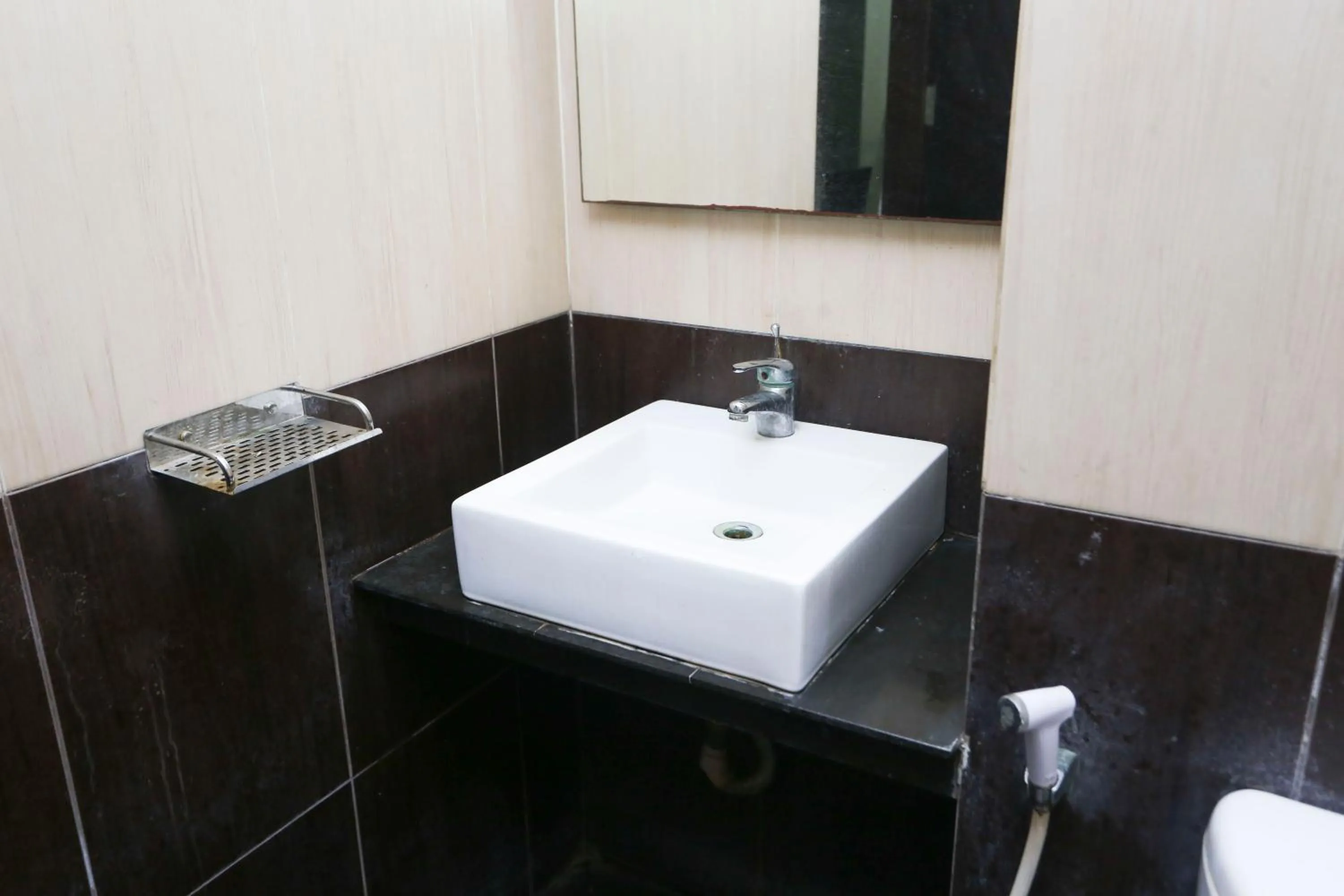 Bathroom in RedDoorz @ Cikarang 2