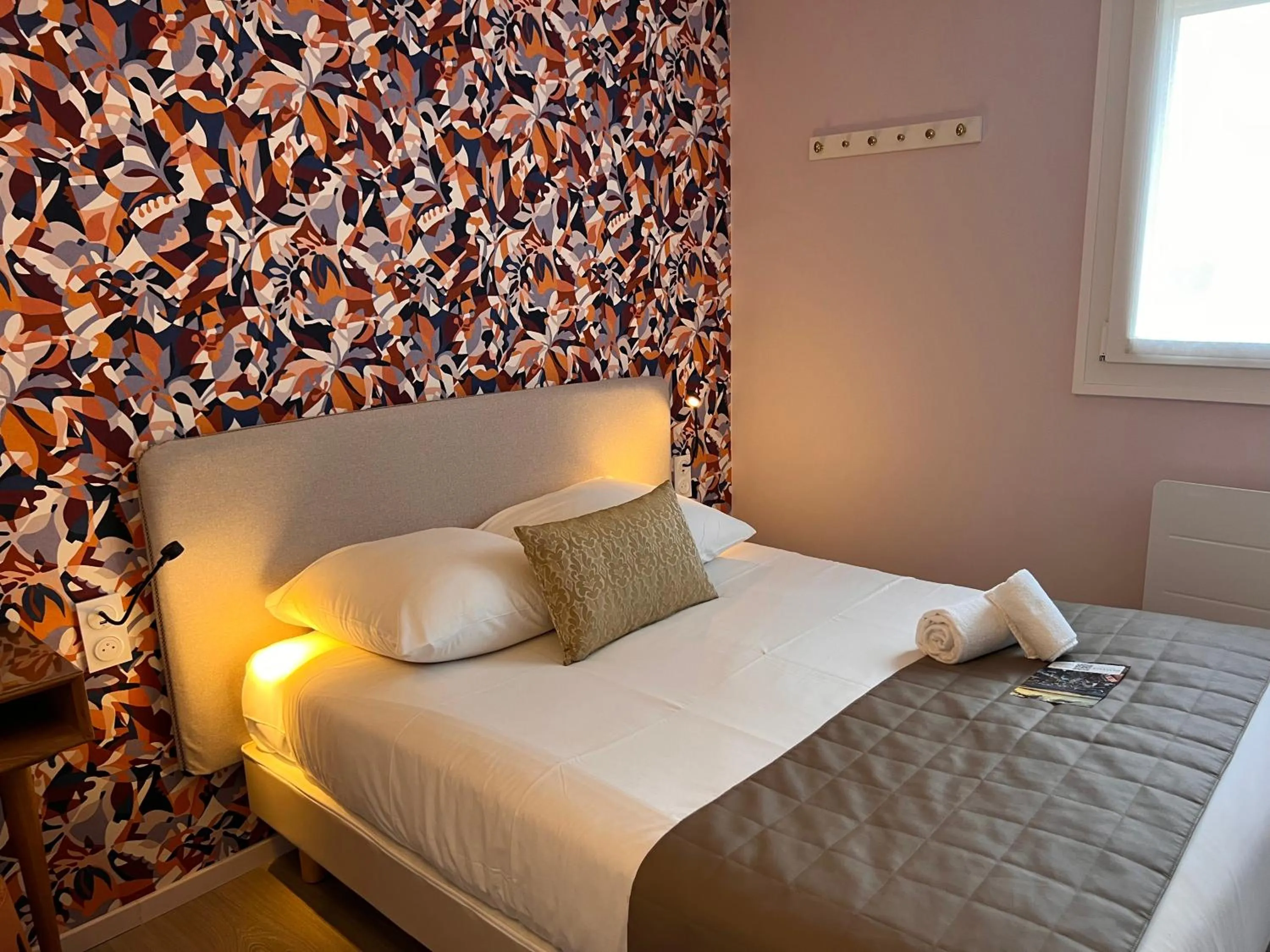 Bedroom, Bed in Hotel Arc-En-Ciel Colmar Contact Hotel