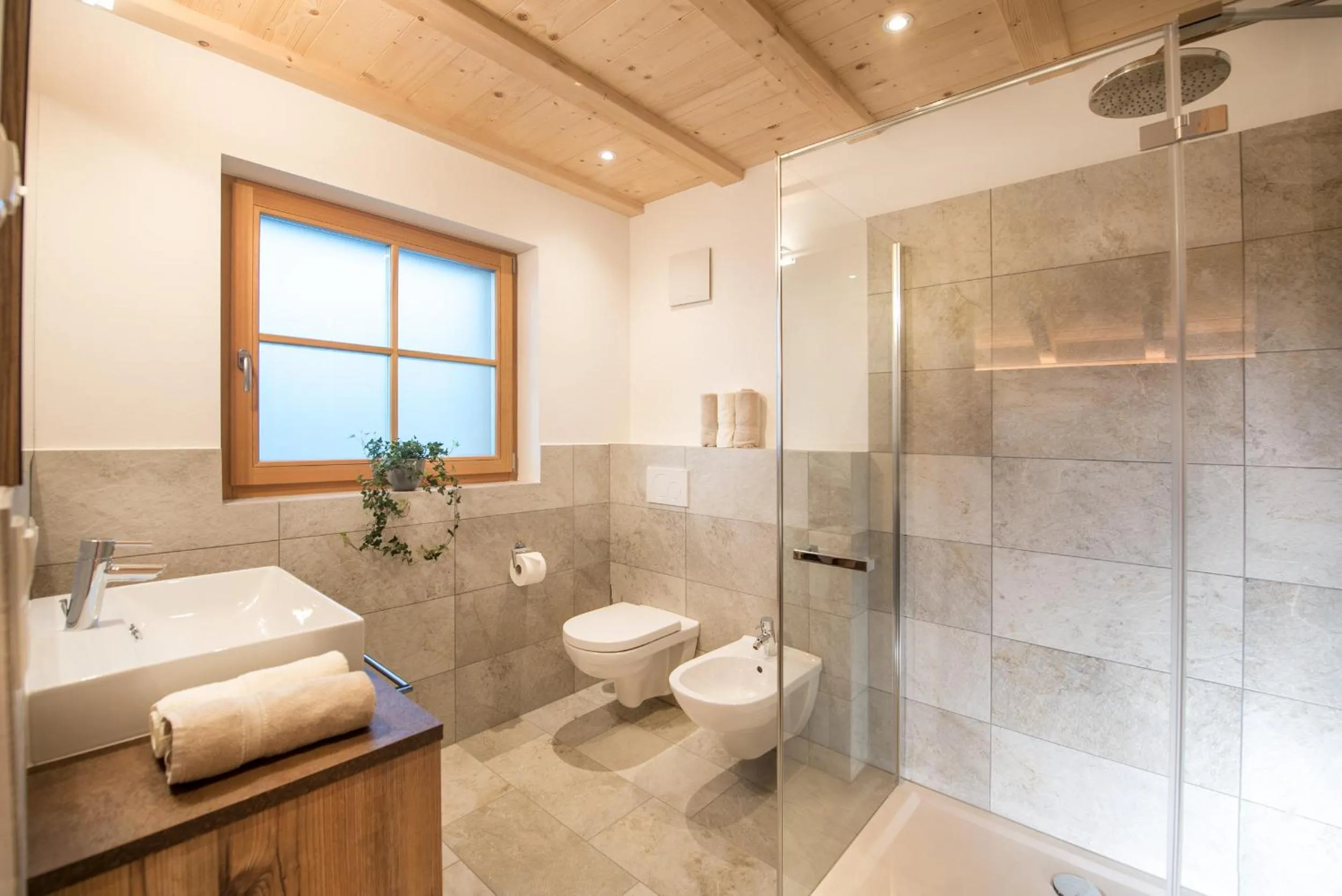 Bathroom in Unterkantiolerhof