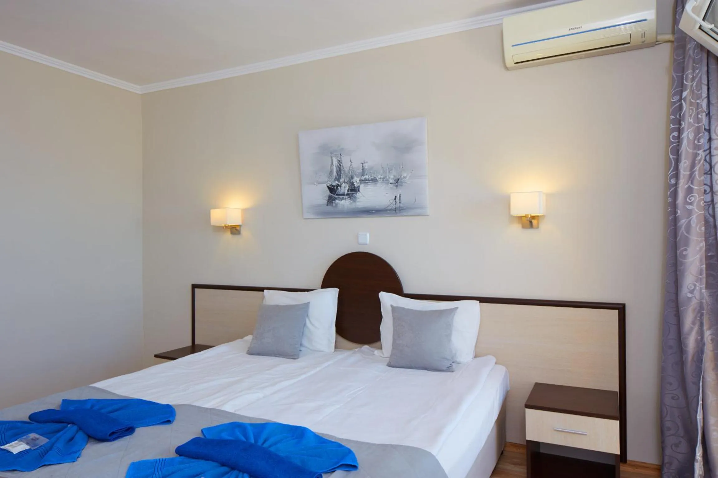 Bed in Family Hotel Milev