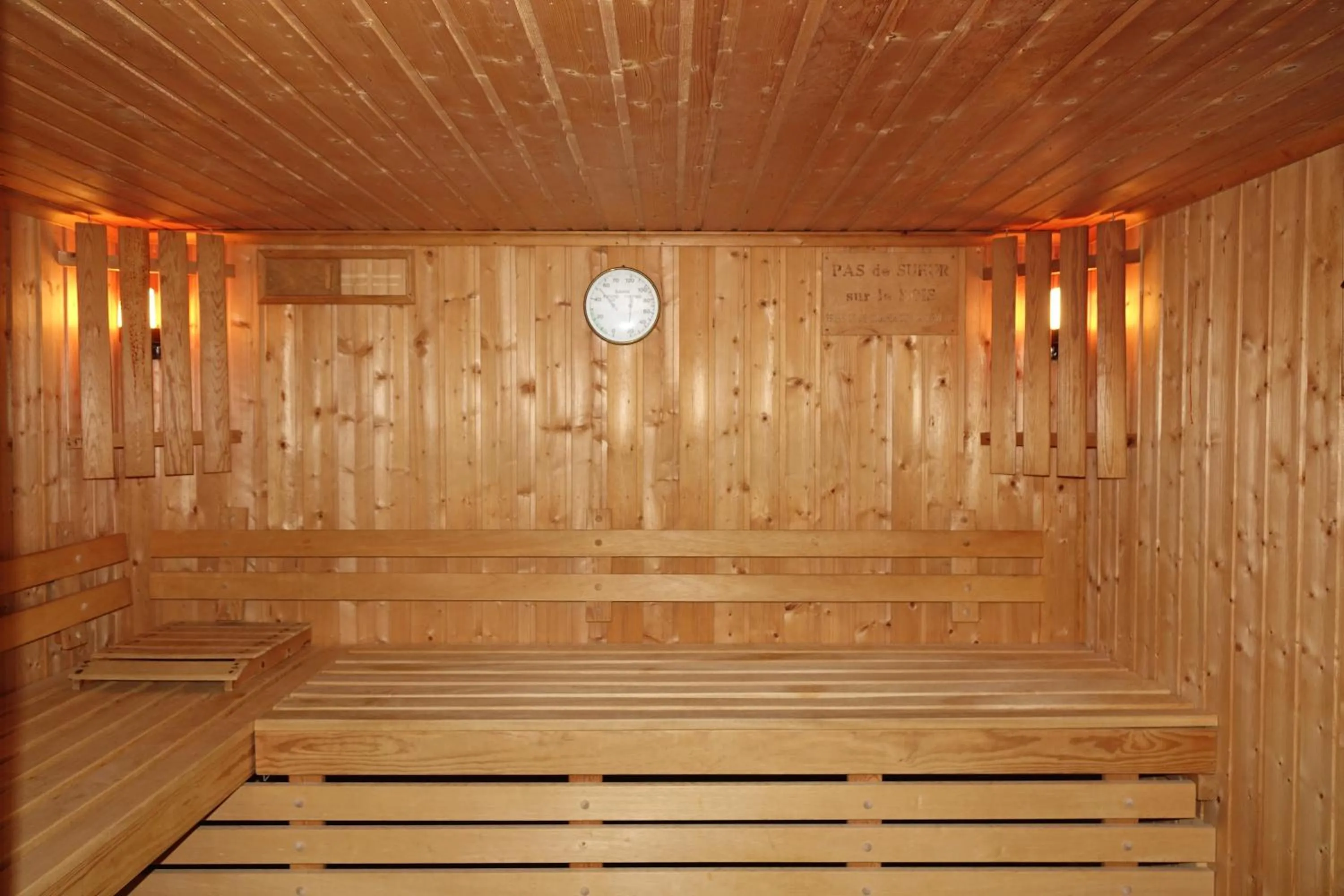 Sauna in Hotel-Spa & Restaurant Logis Domaine Langmatt