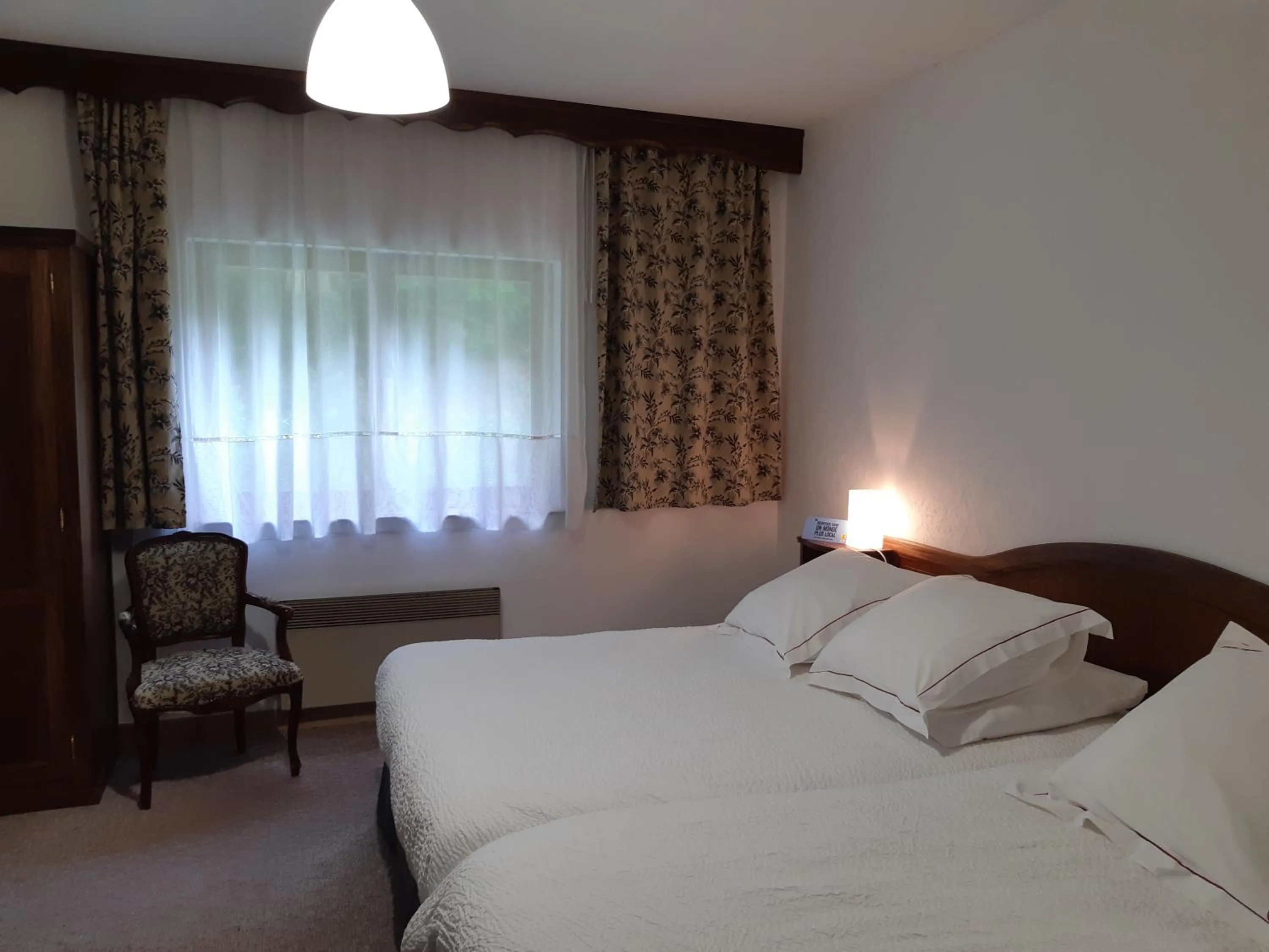 Bedroom, Bed in Hotel-Spa & Restaurant Logis Domaine Langmatt